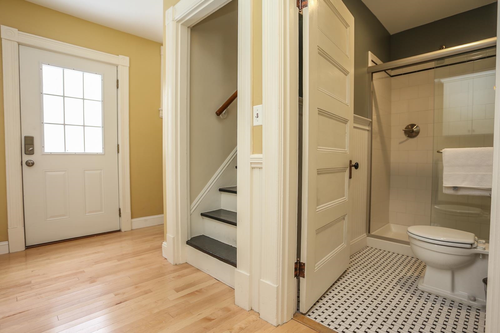 1085 Union Street Property Photo 8