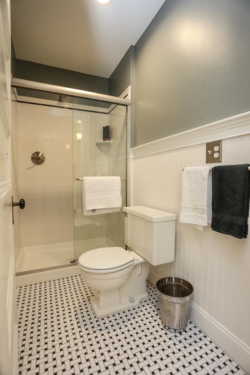 1085 Union Street Property Photo 9