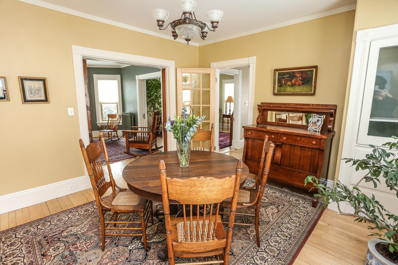 1085 Union Street Property Photo 11