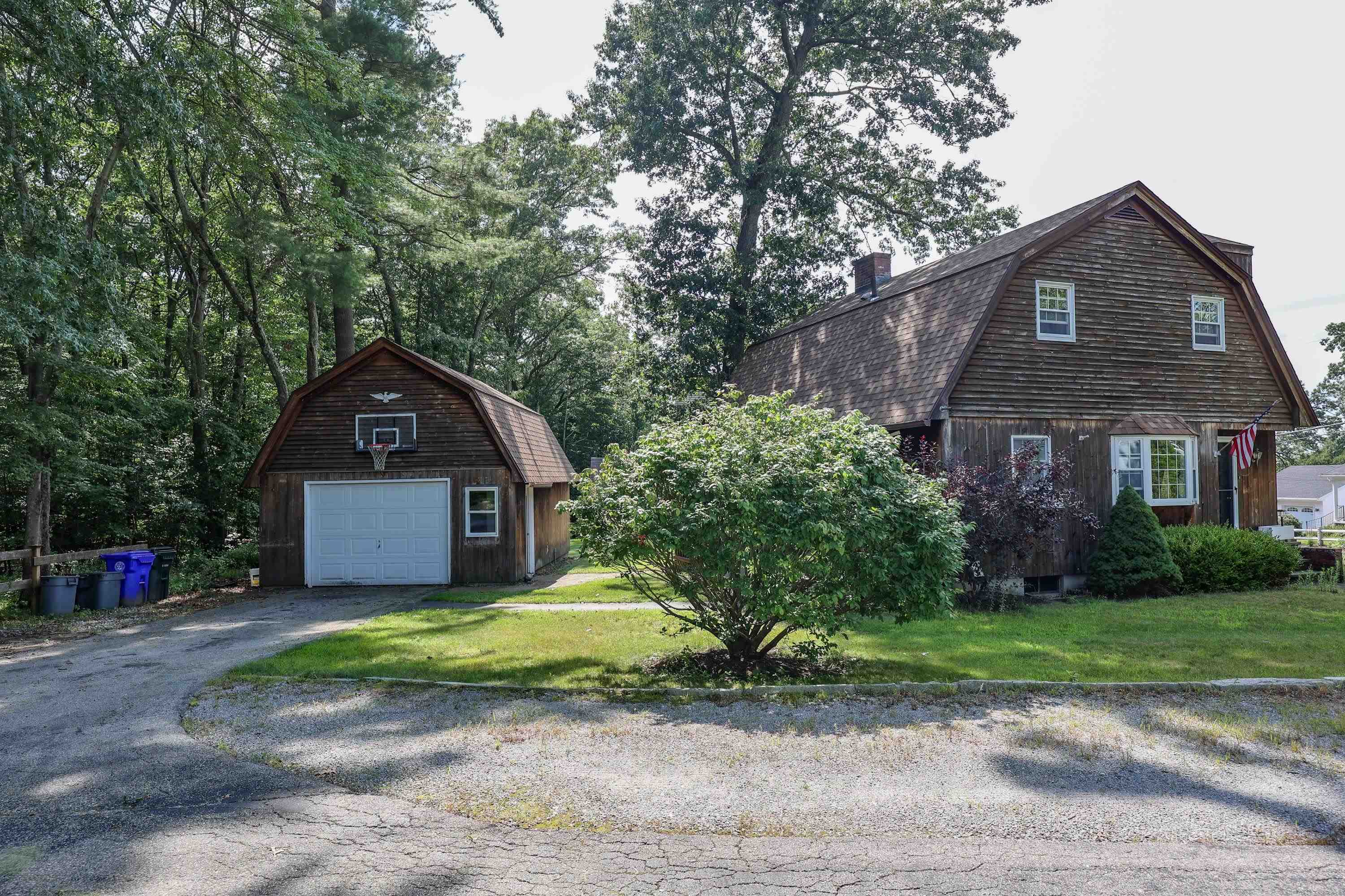 133 Gold Street Property Photo 3