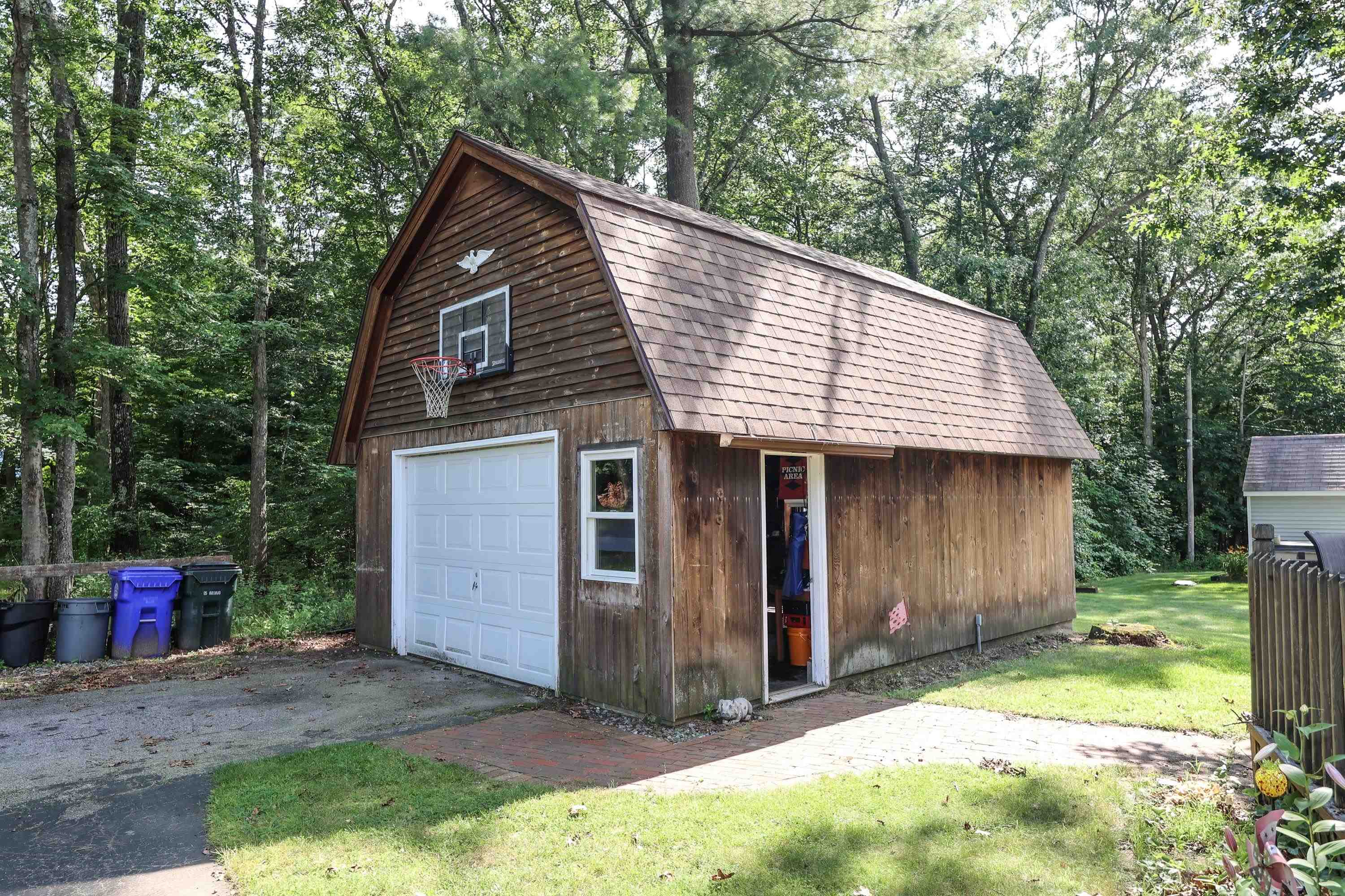 133 Gold Street Property Photo 5