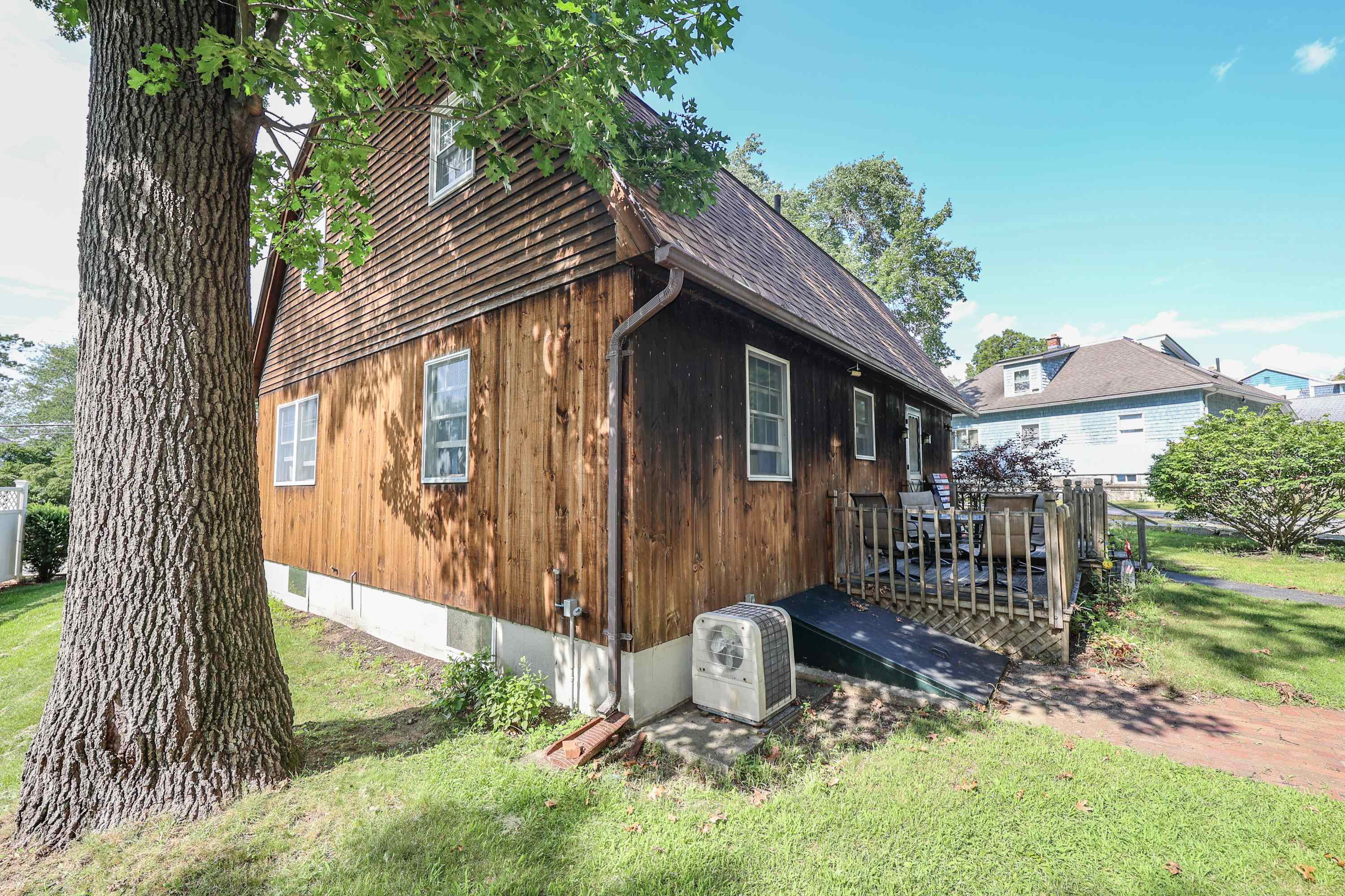 133 Gold Street Property Photo 10