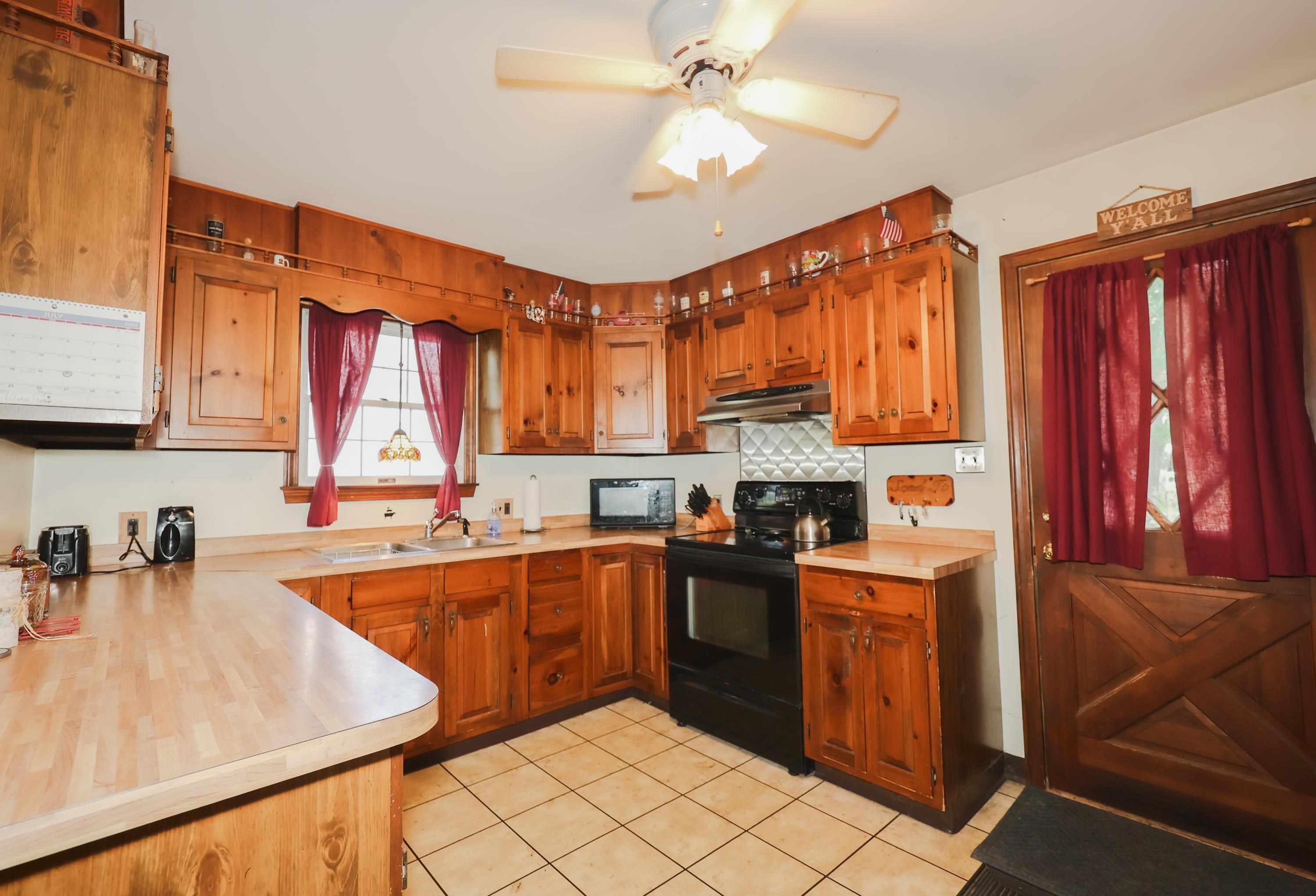 133 Gold Street Property Photo 12
