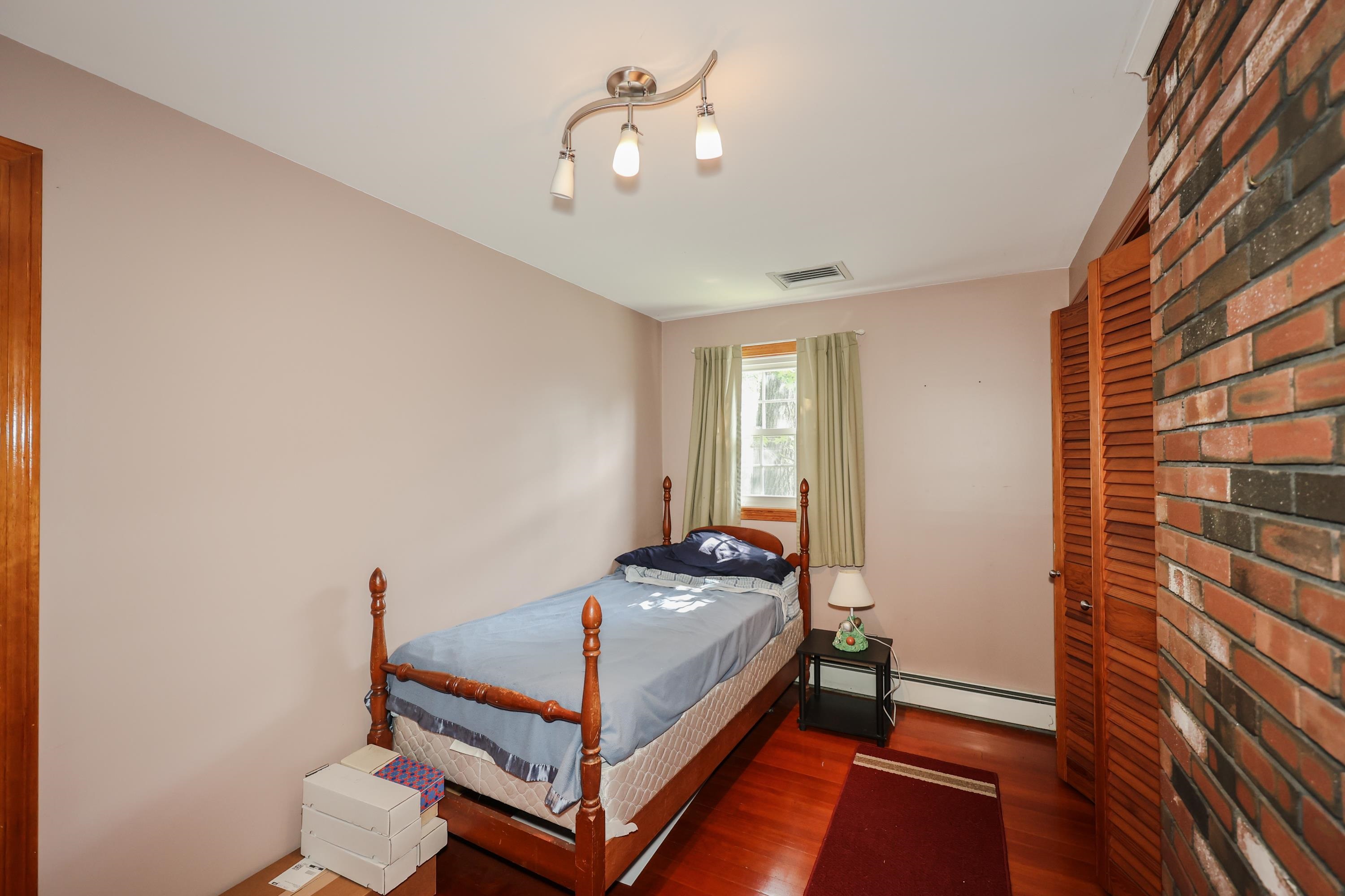 133 Gold Street Property Photo 28