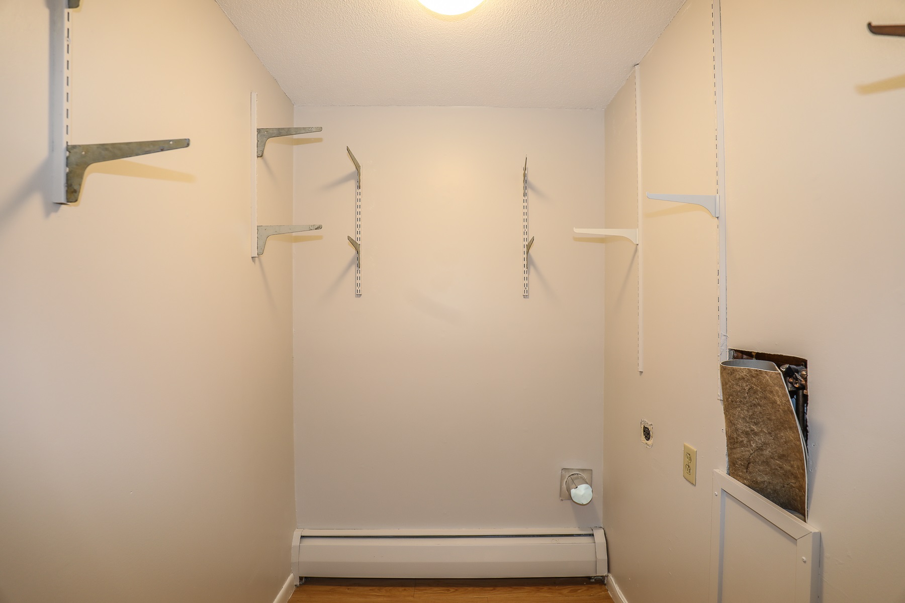 25 South Gray Street Property Photo 9