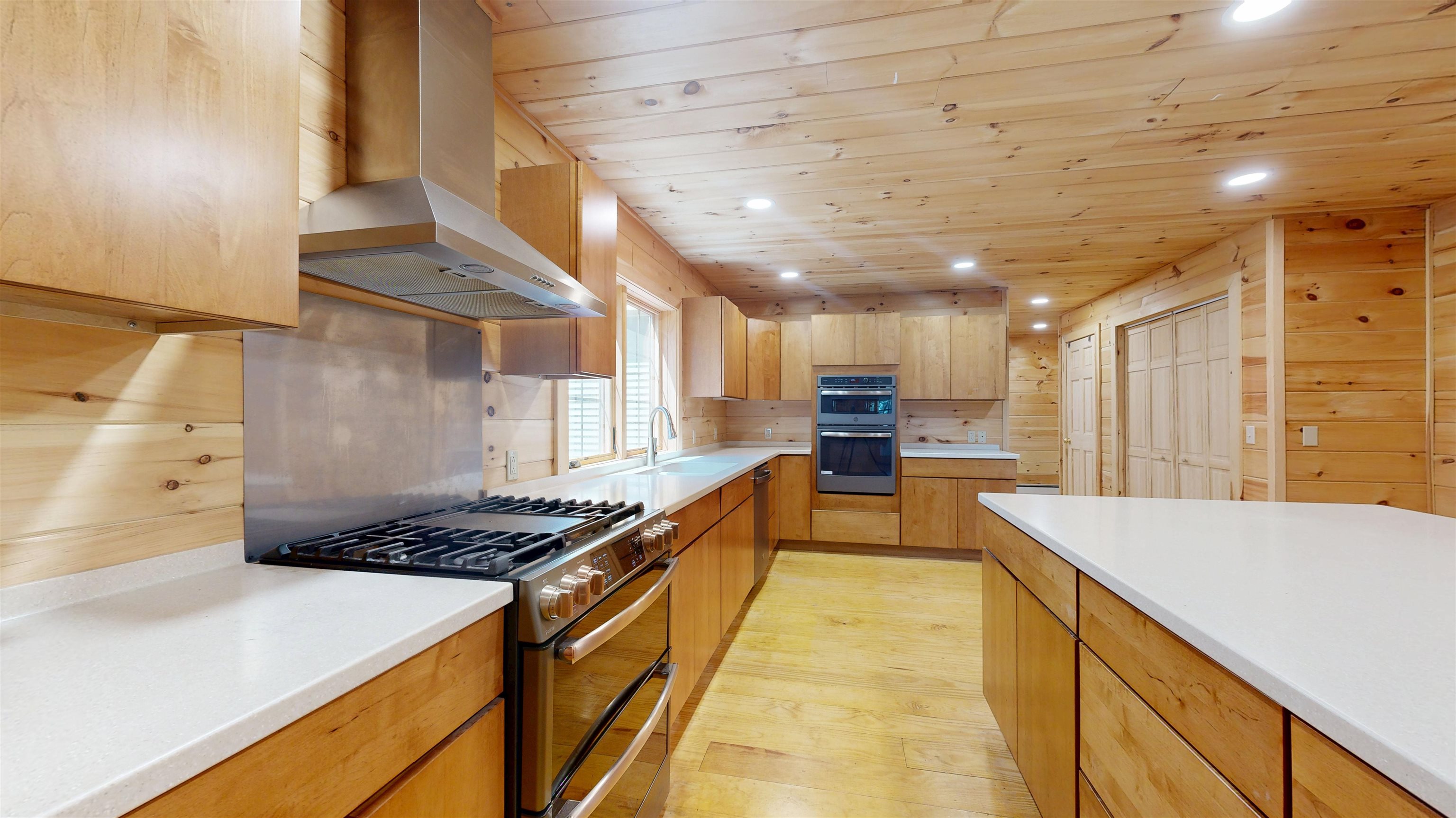 1745 Roosevelt Highway Property Photo 3