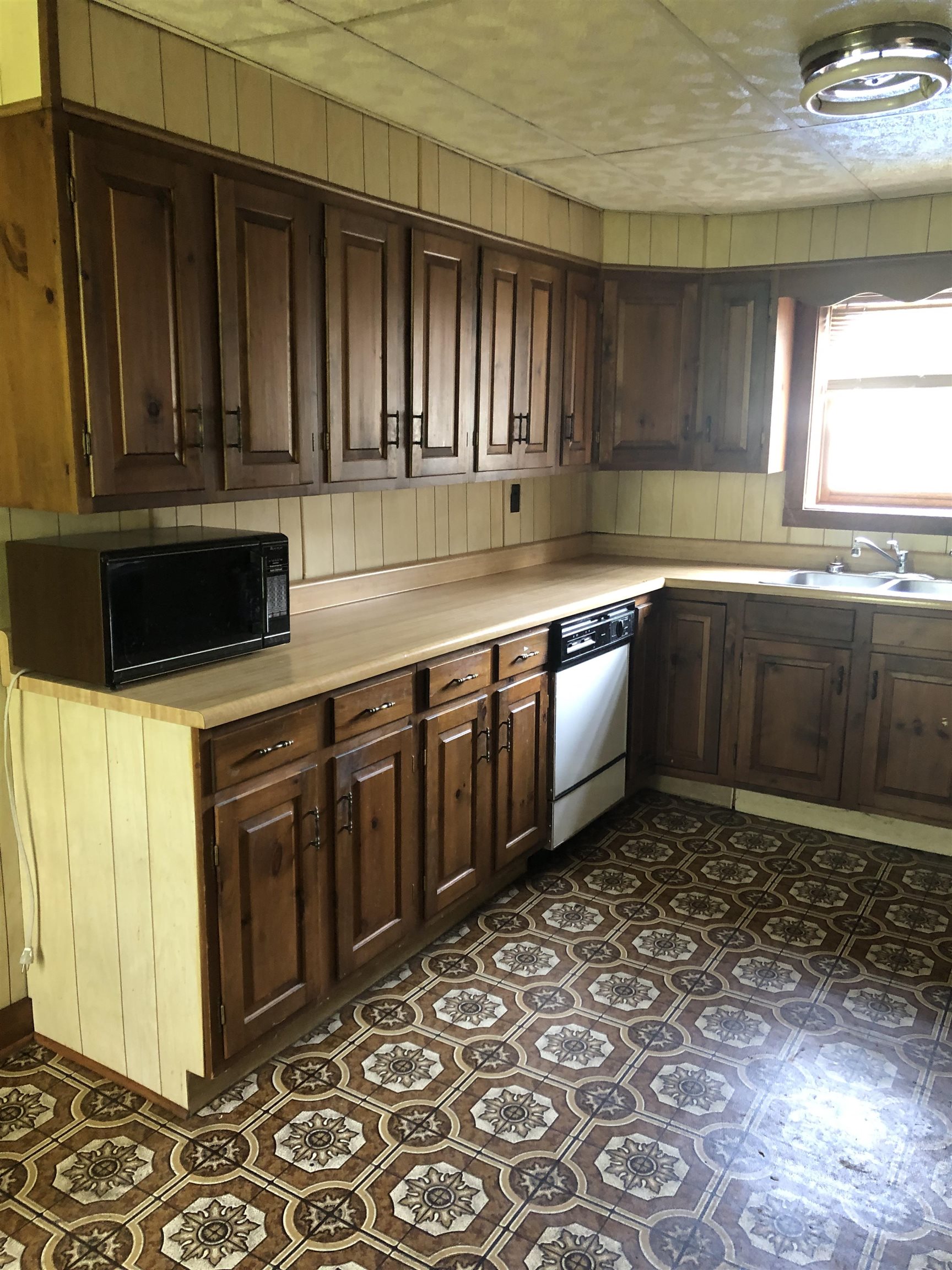 9 Troy Street Property Photo 11