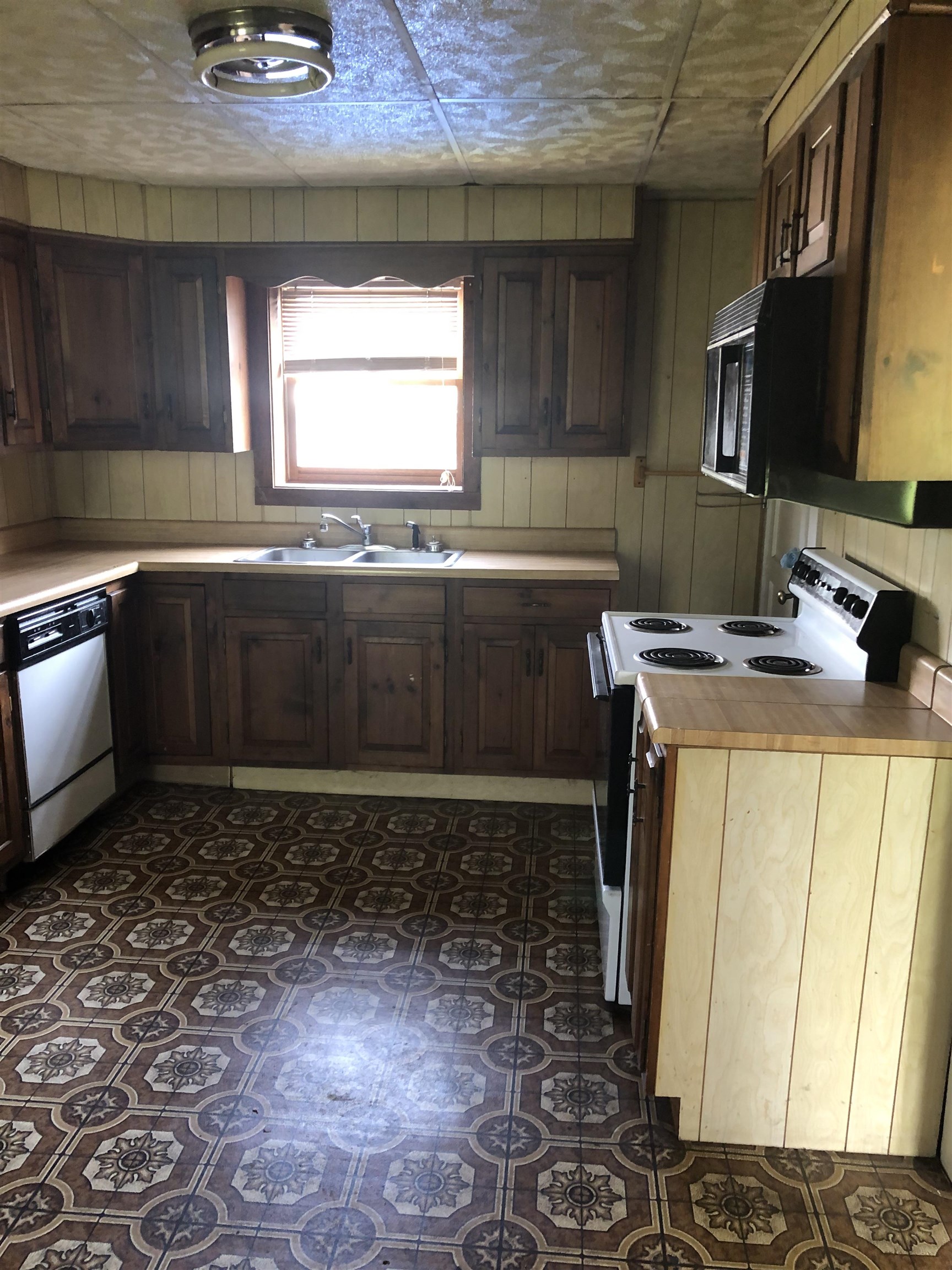 9 Troy Street Property Photo 12