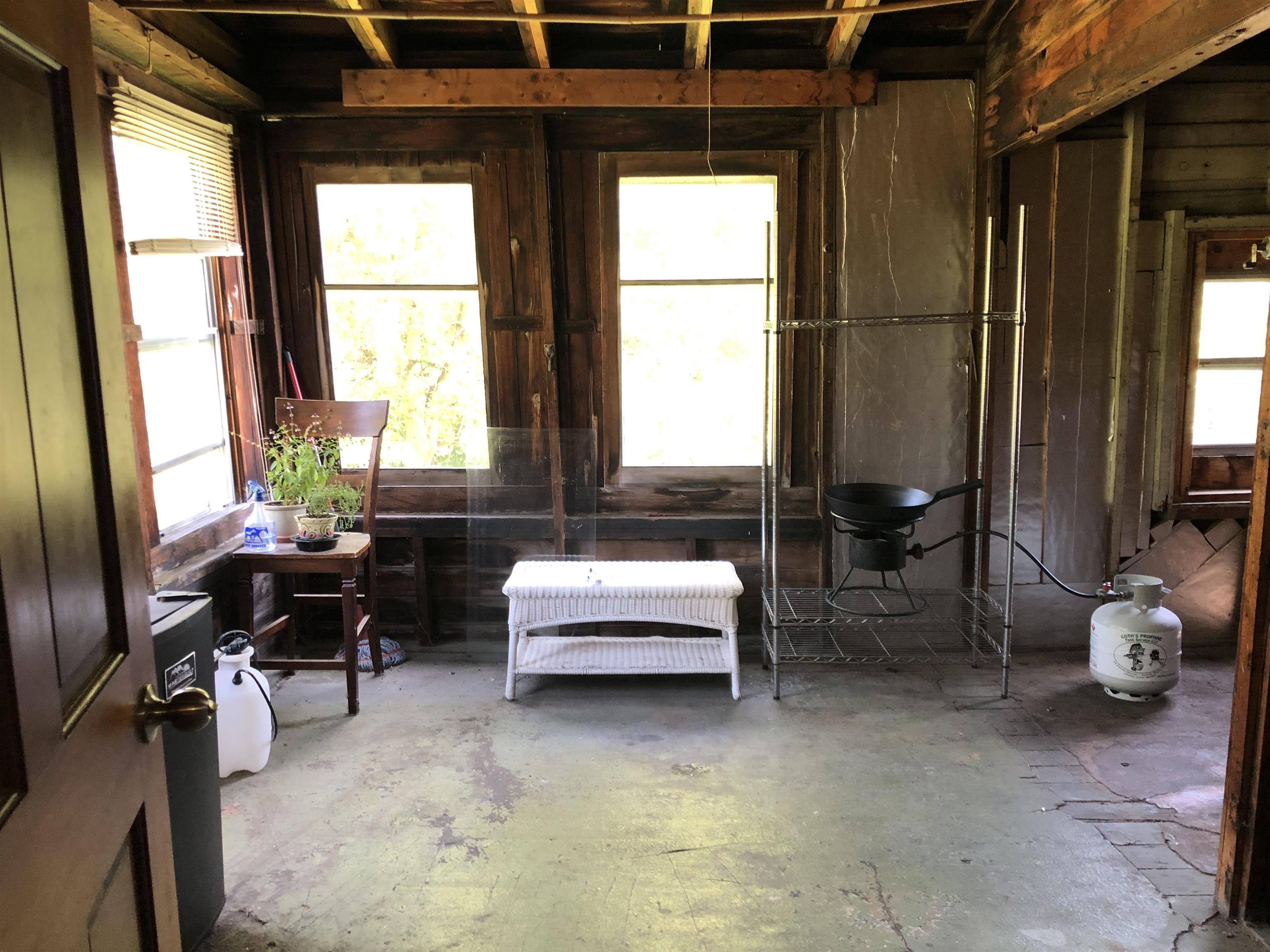 9 Troy Street Property Photo 32
