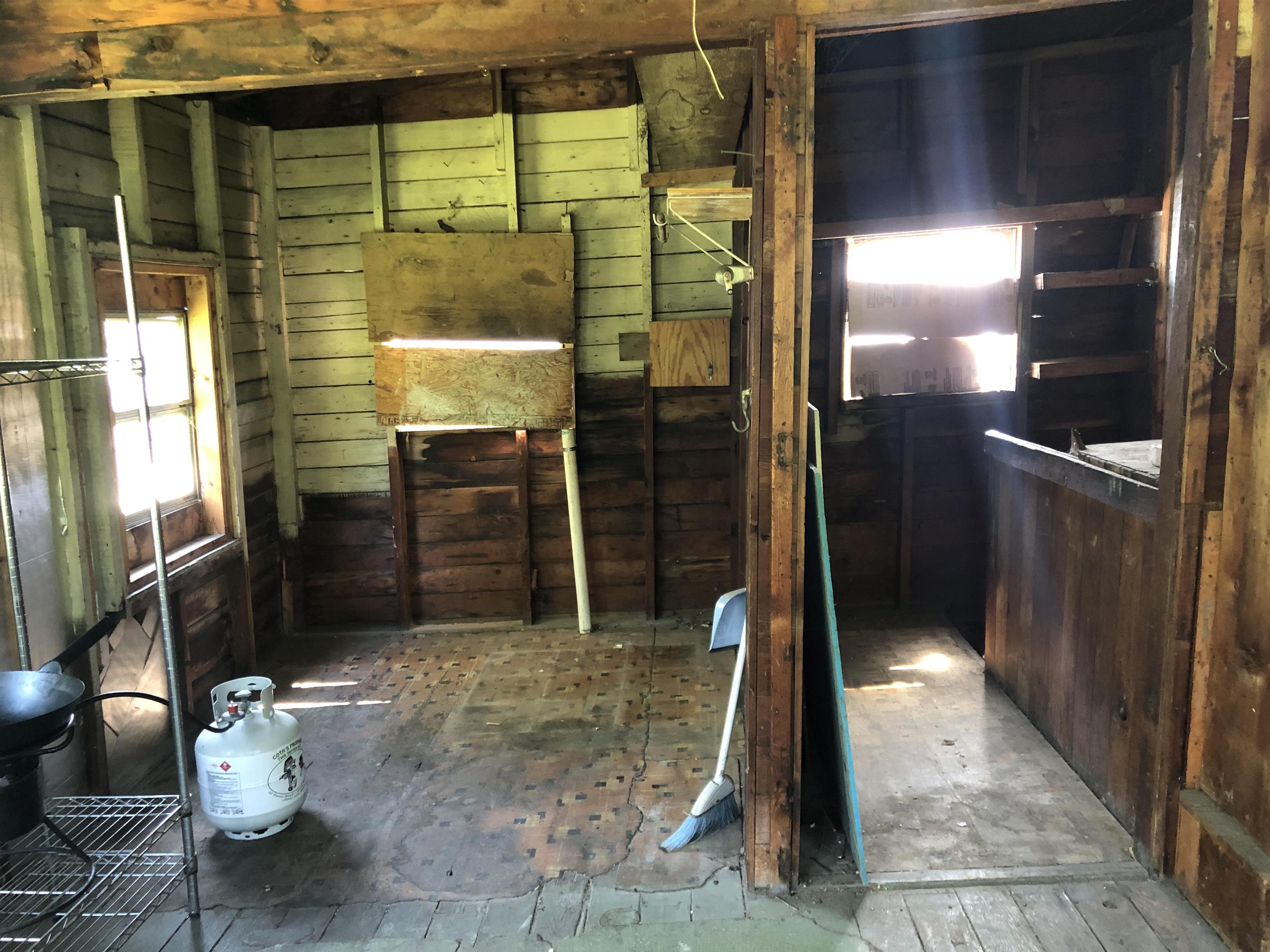 9 Troy Street Property Photo 33