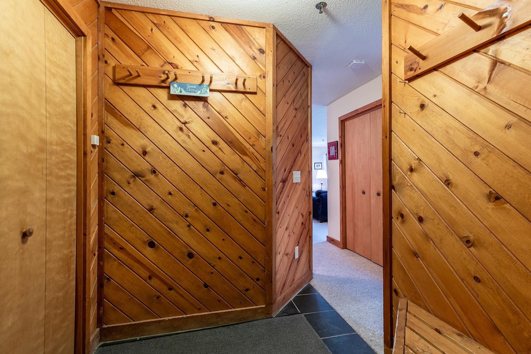 16 Ober Tal Drive Property Photo 4