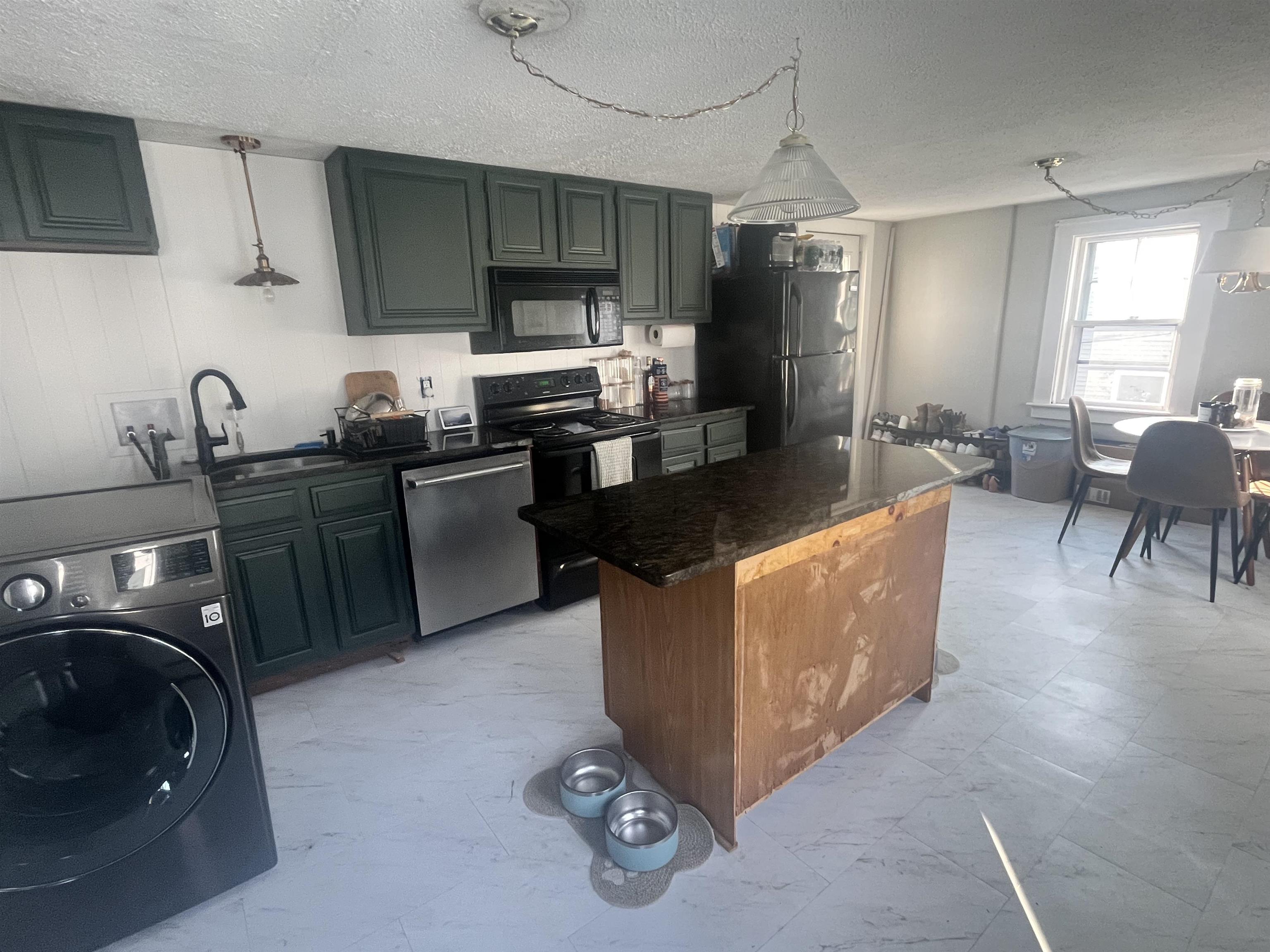 256 Austin Street Property Photo 8