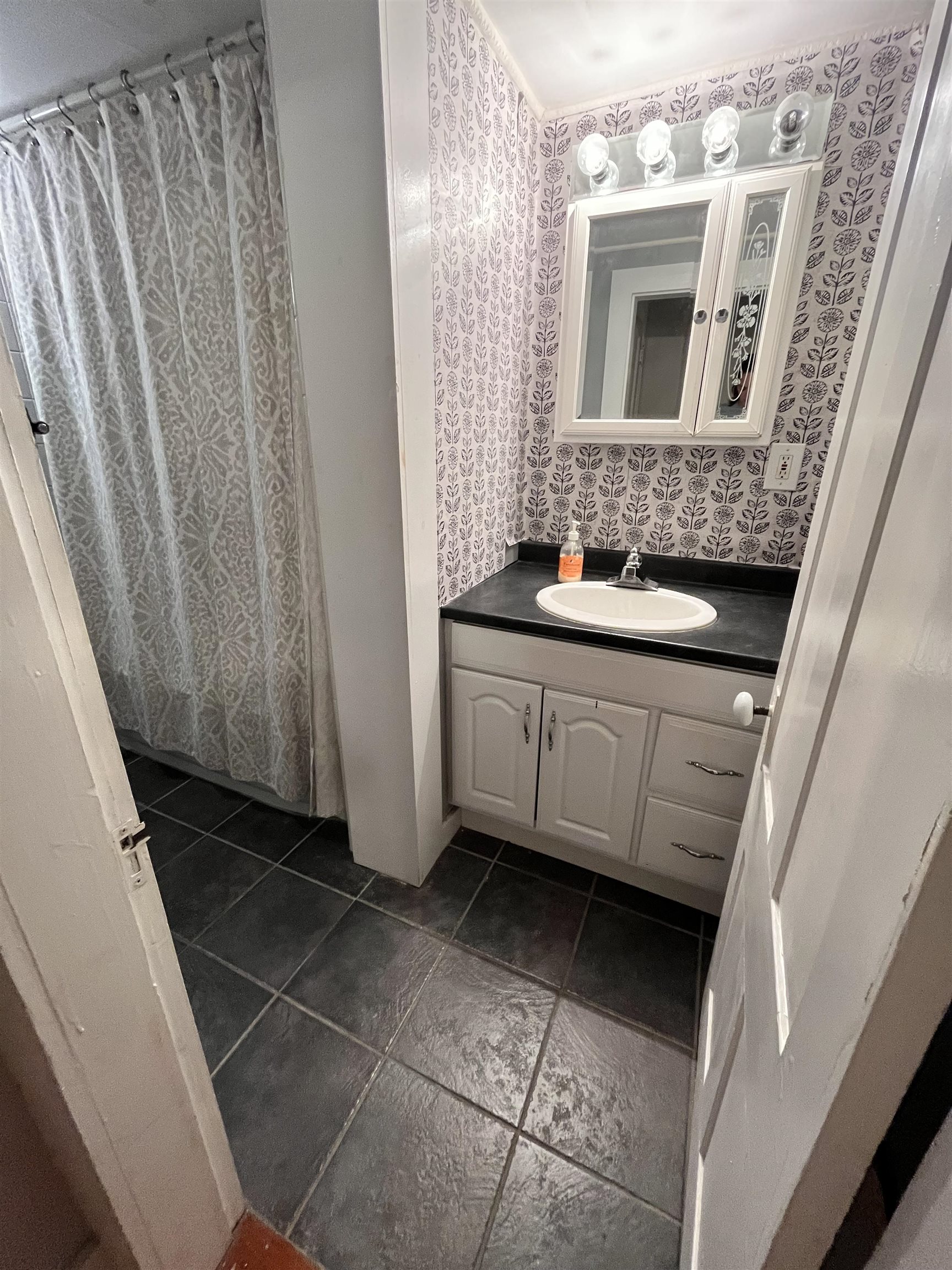 256 Austin Street Property Photo 10