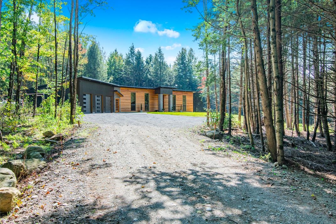 2076 Stanley Road Property Photo 4