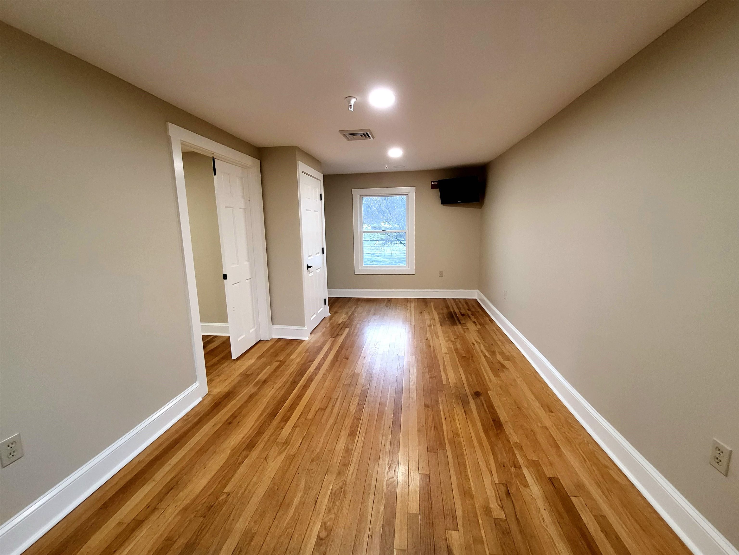 150 Lafayette Road Property Photo 4