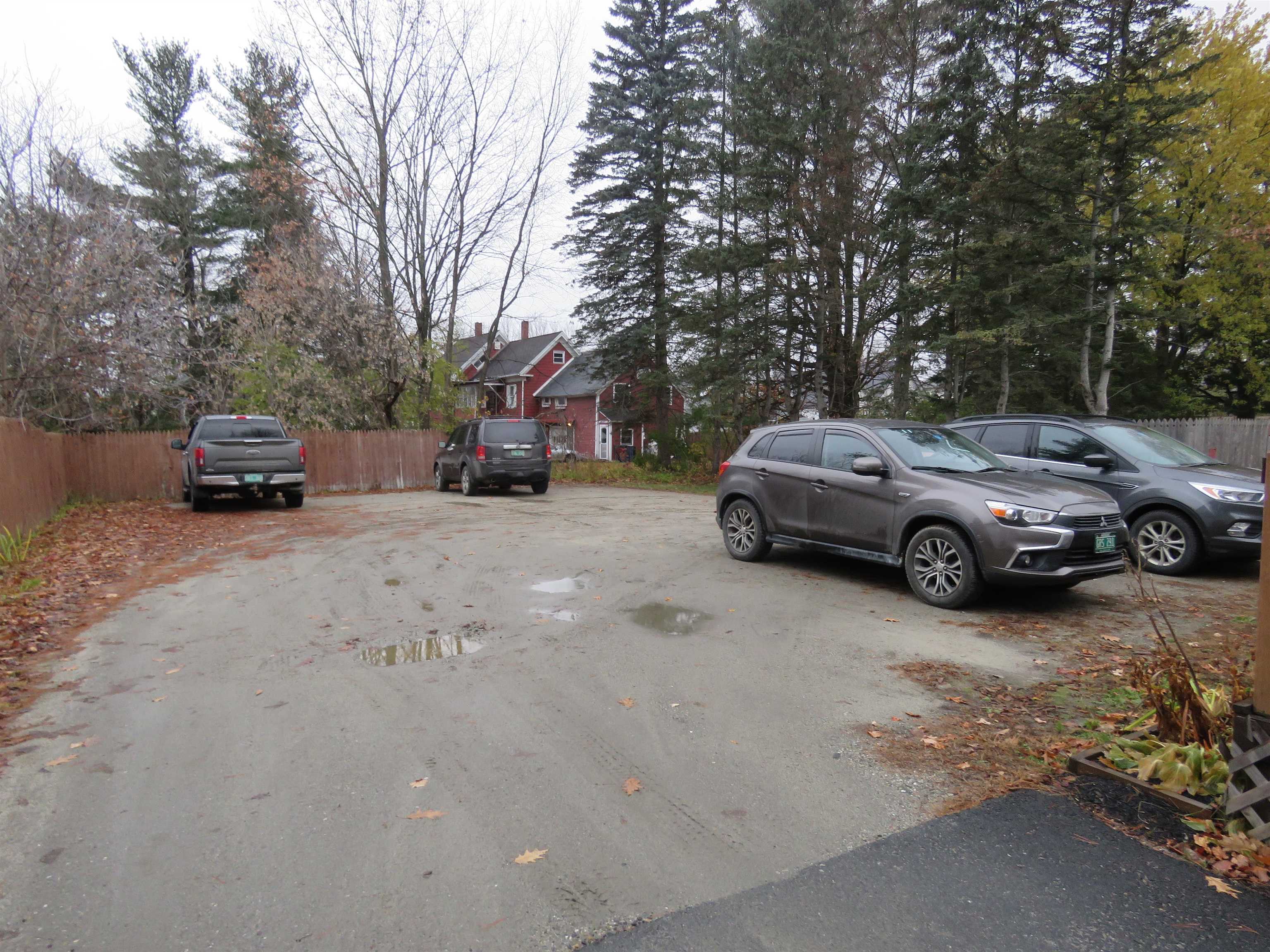 33 Oak Street Property Photo 8