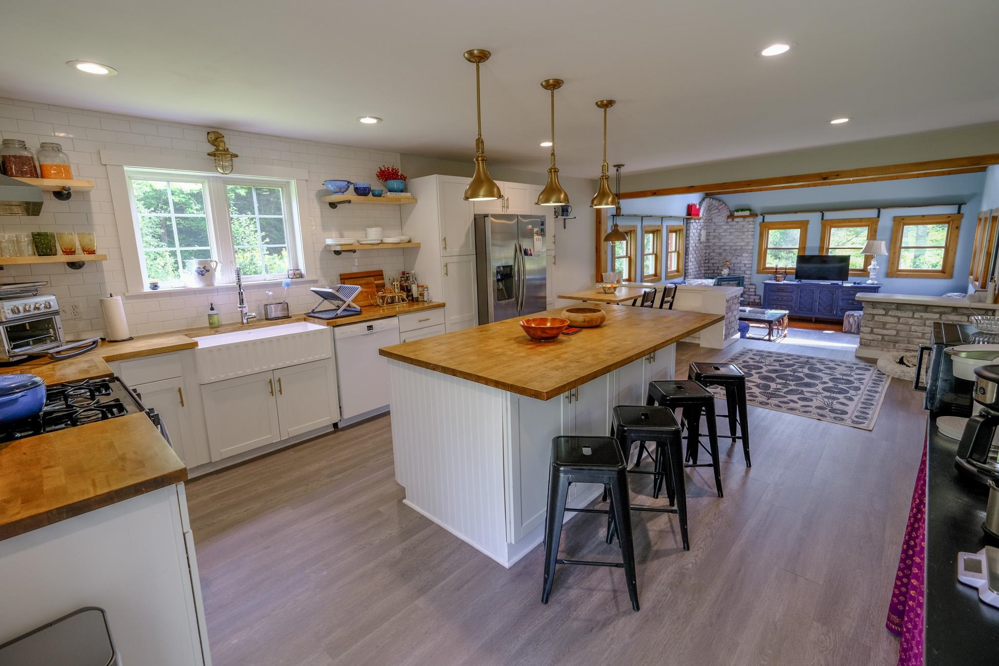 2998 Shunpike Road Property Photo