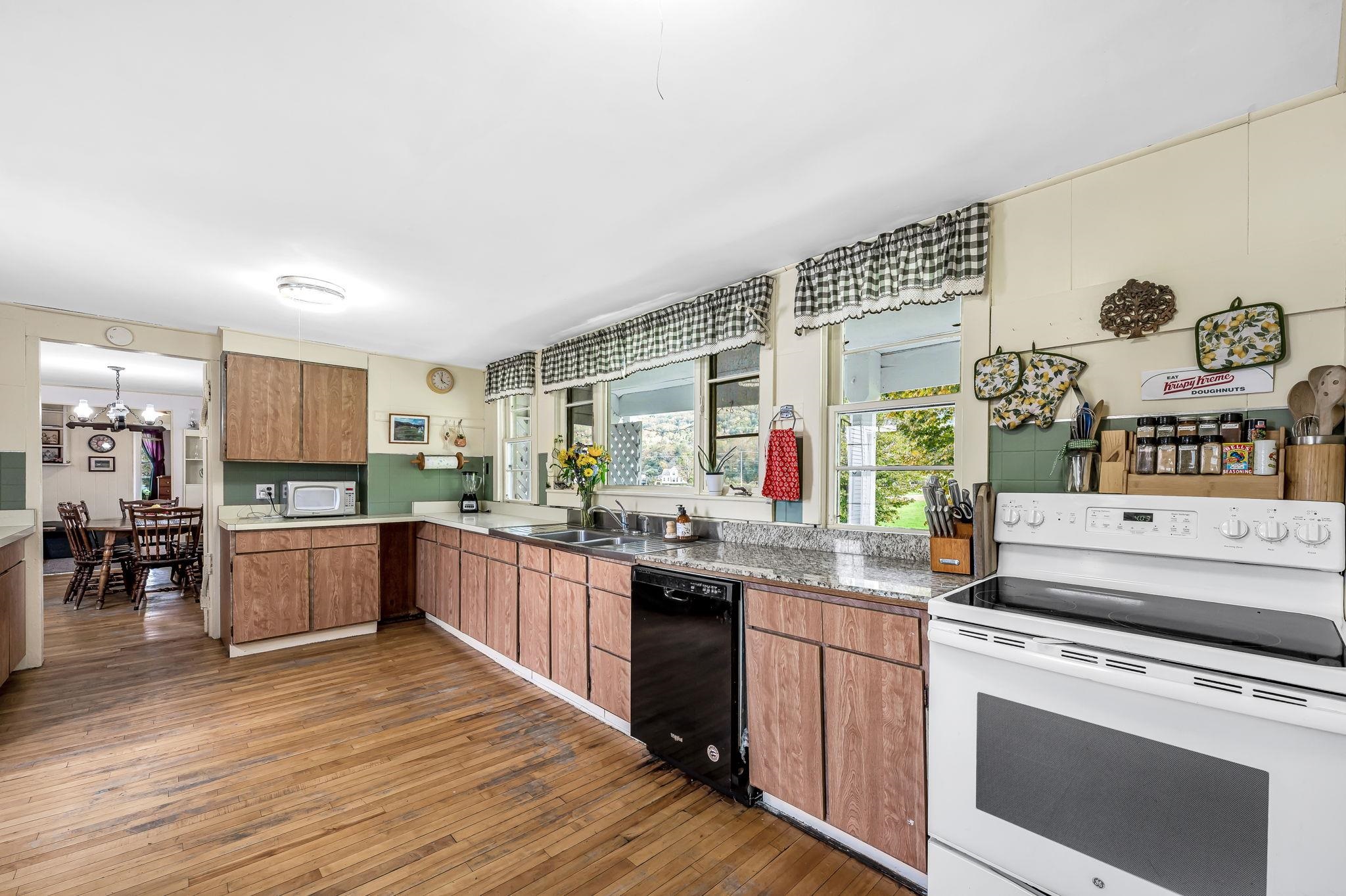 36 Woffenden Road Property Photo 13