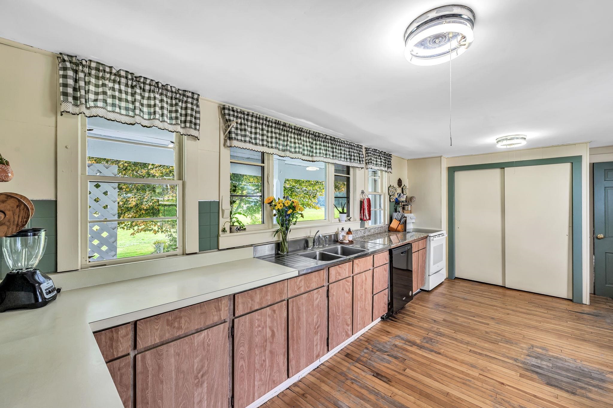 36 Woffenden Road Property Photo 13