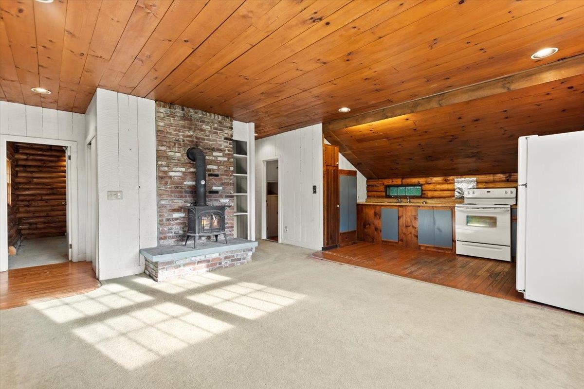 1638 Depot Street Property Photo 6