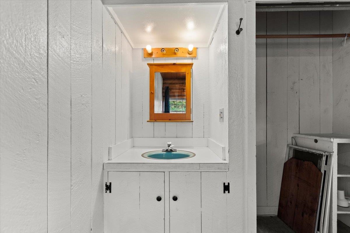 1638 Depot Street Property Photo 11