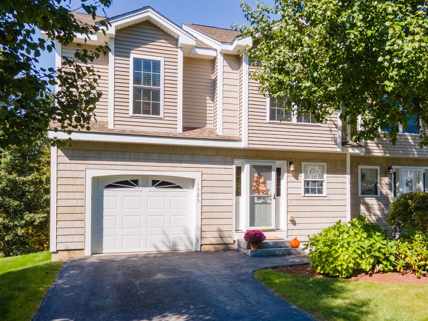 1465 Hooksett Road Property Photo 1