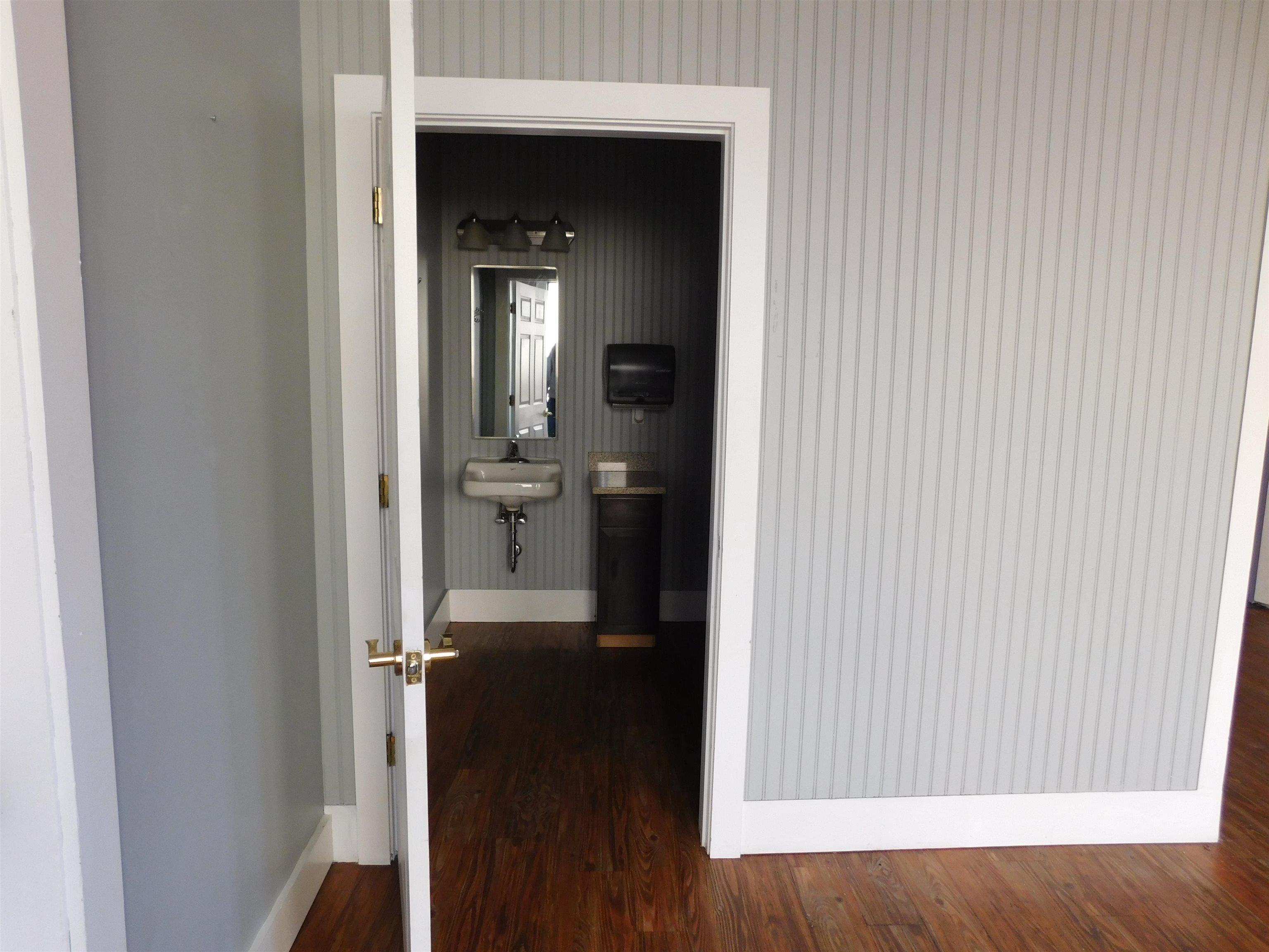 72 Main Street Property Photo 11