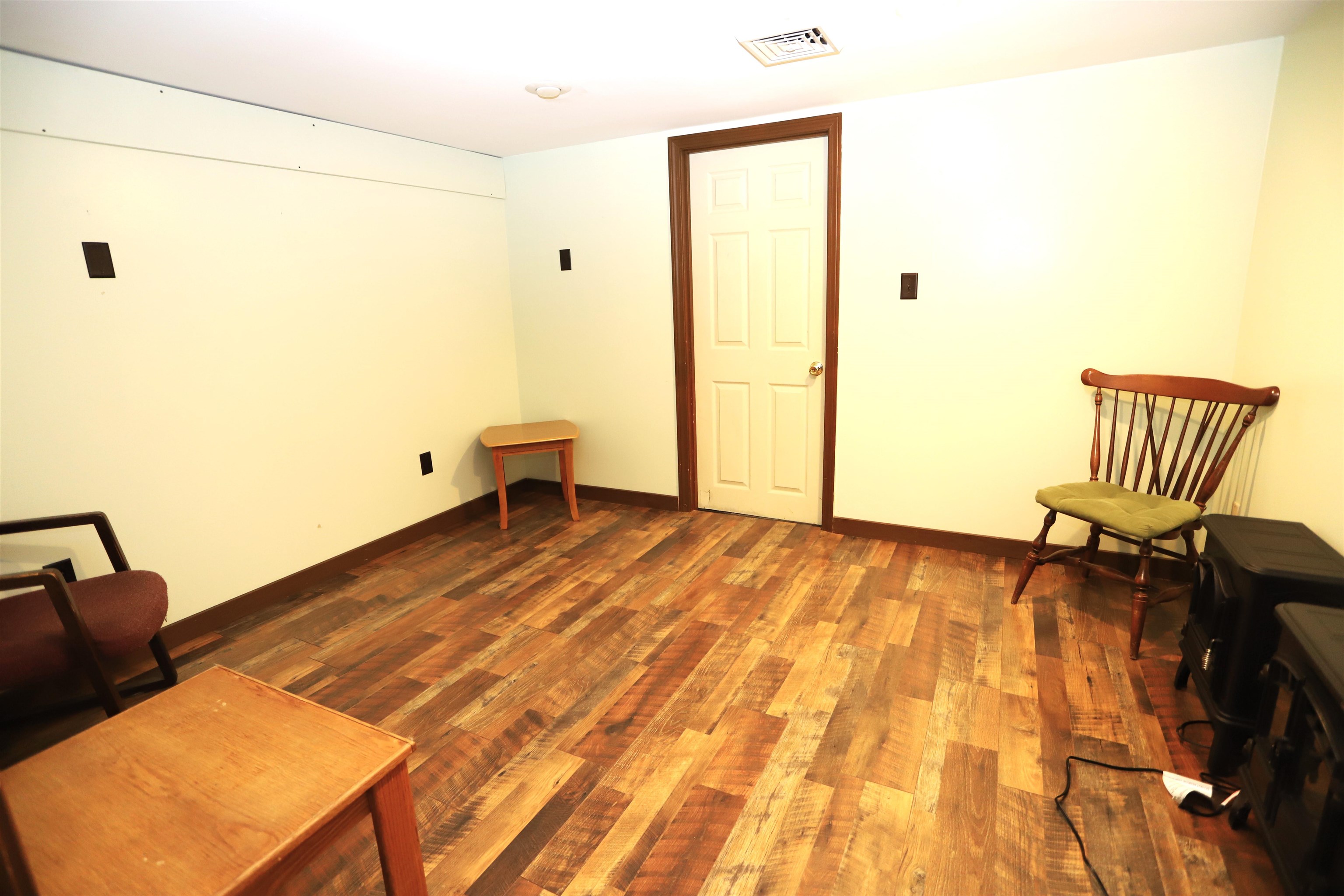 33 Oak Street Property Photo 4
