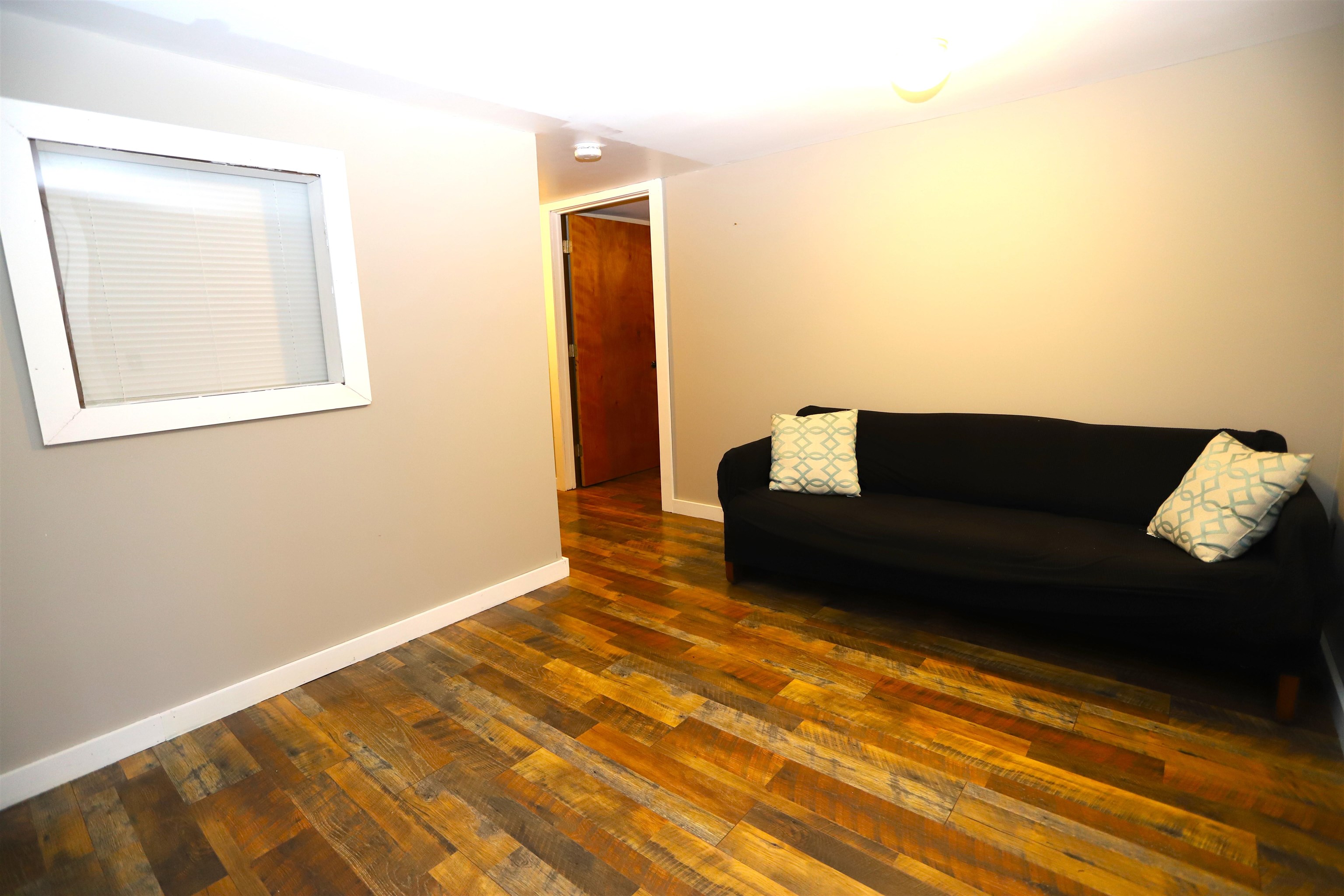 33 Oak Street Property Photo 5