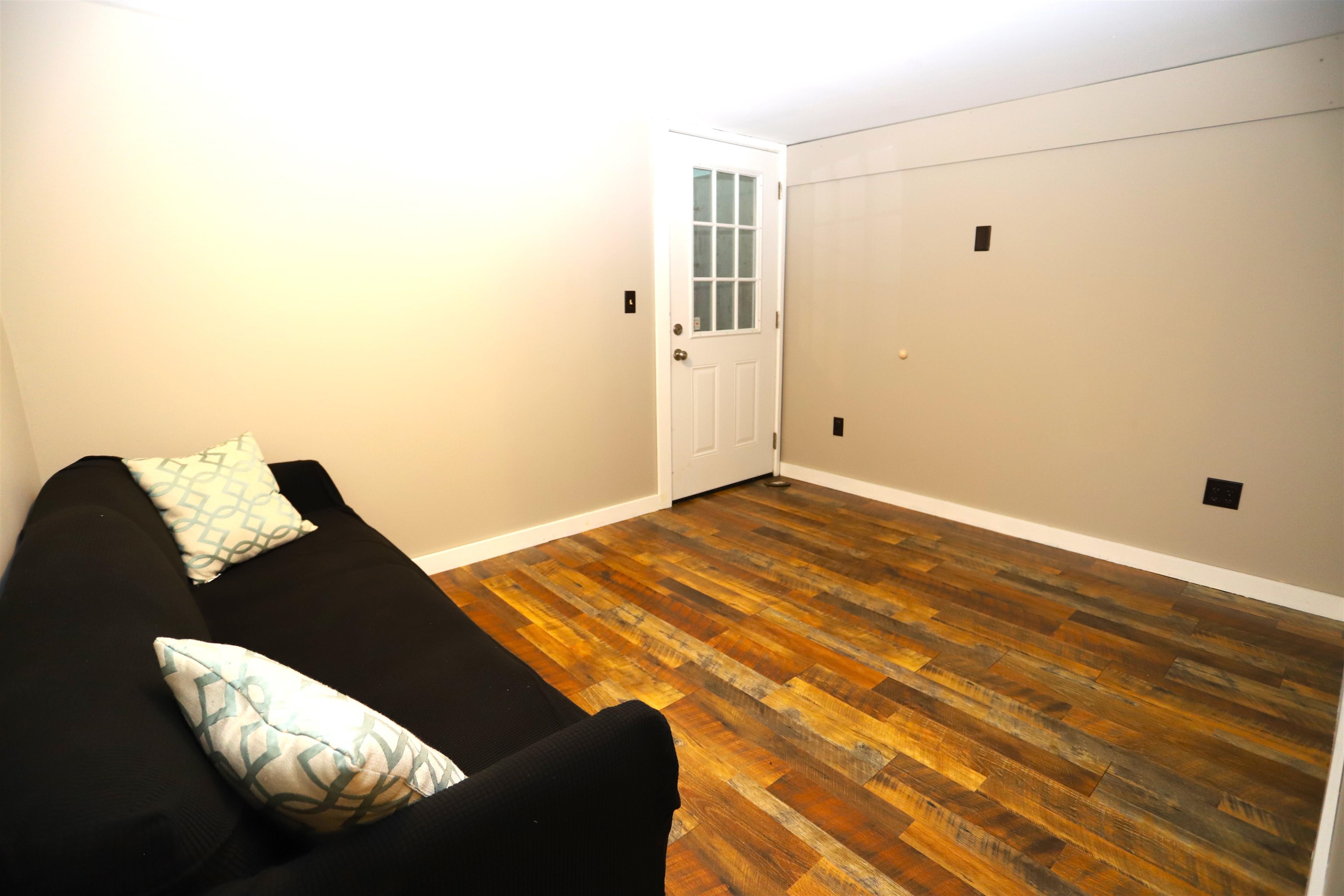 33 Oak Street Property Photo 6
