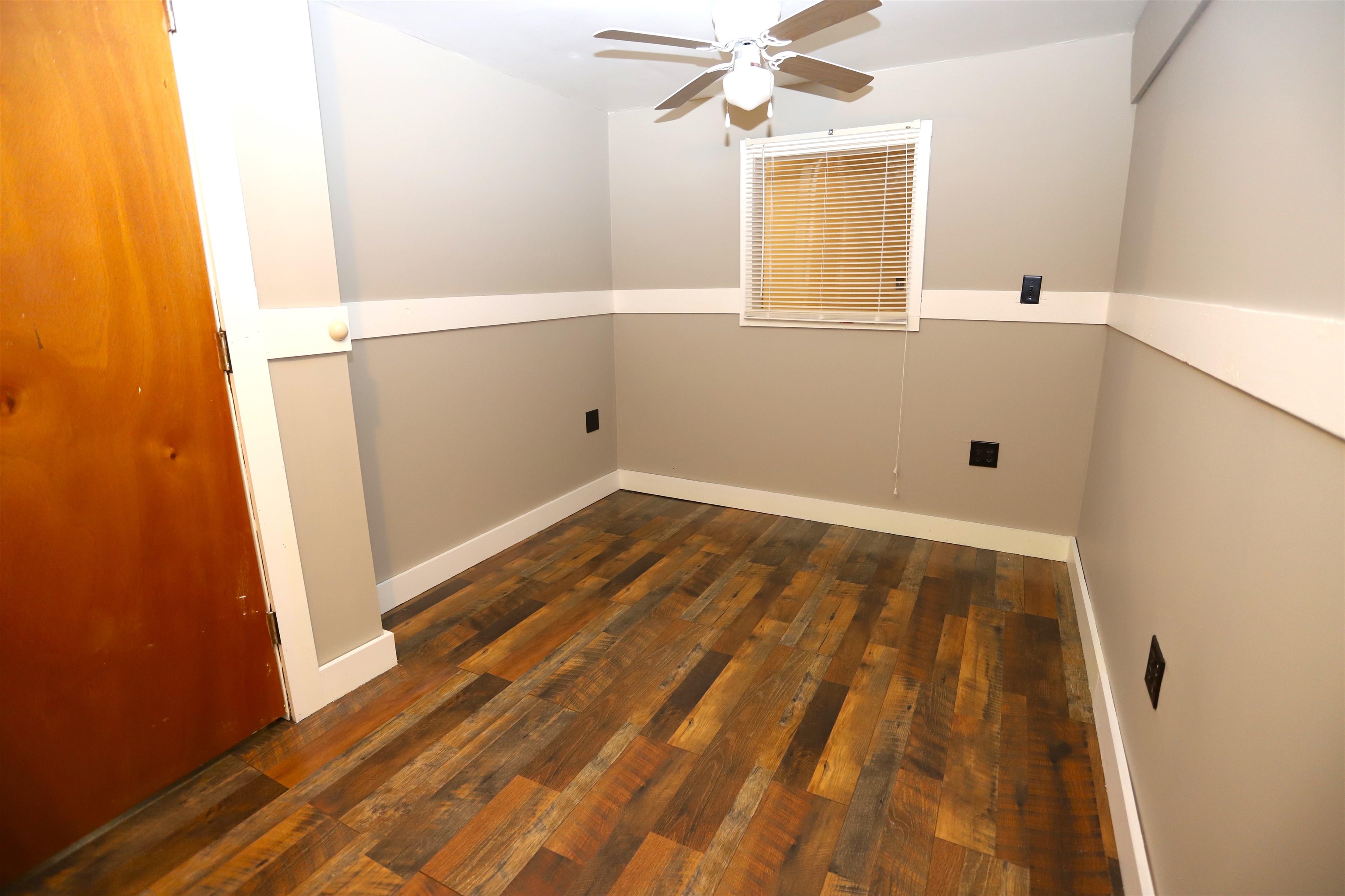 33 Oak Street Property Photo 7