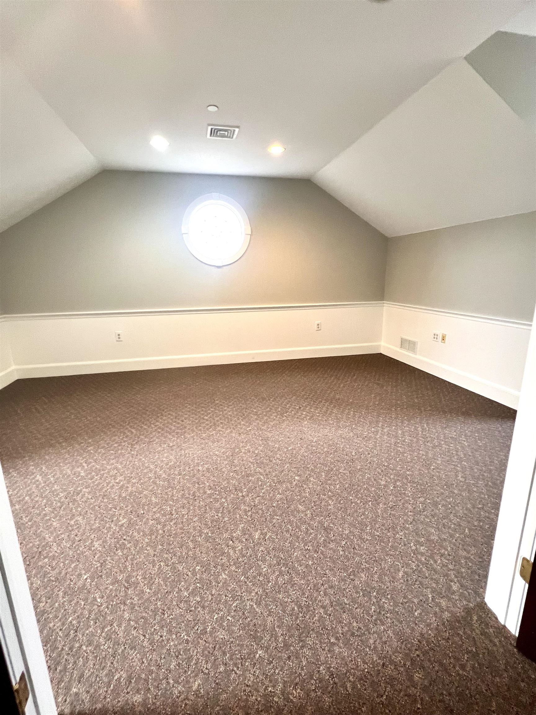 155 Lafayette Road Property Photo 14