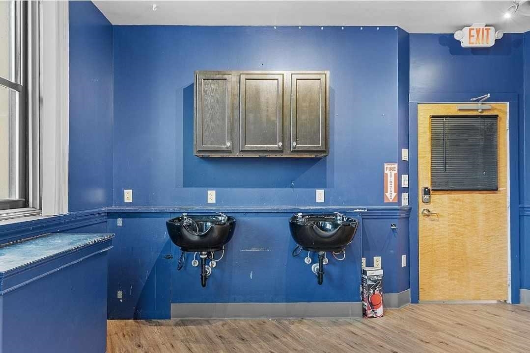 1 Central Square Property Photo 7