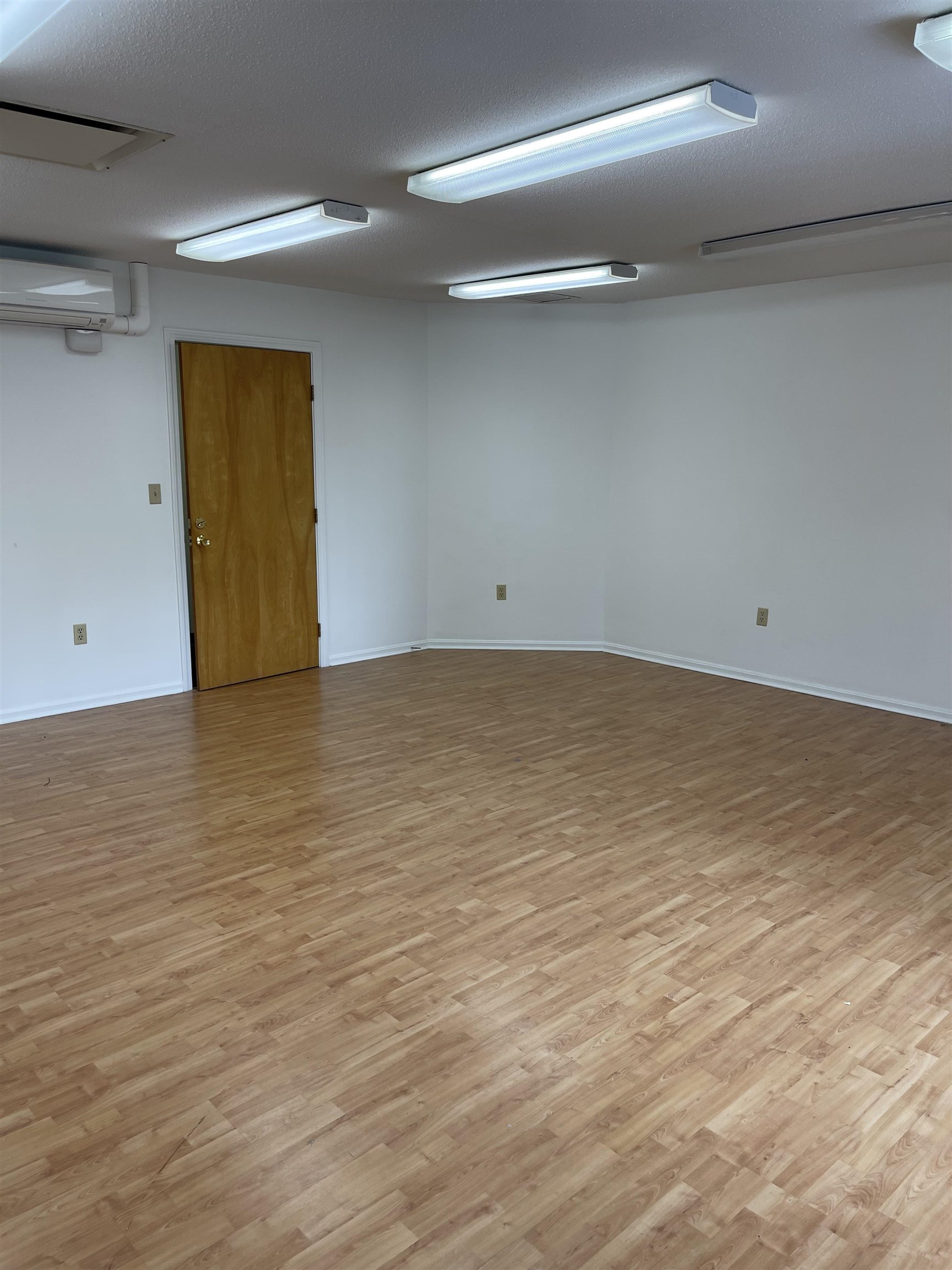 372 West Street Suite 203 Property Photo 3