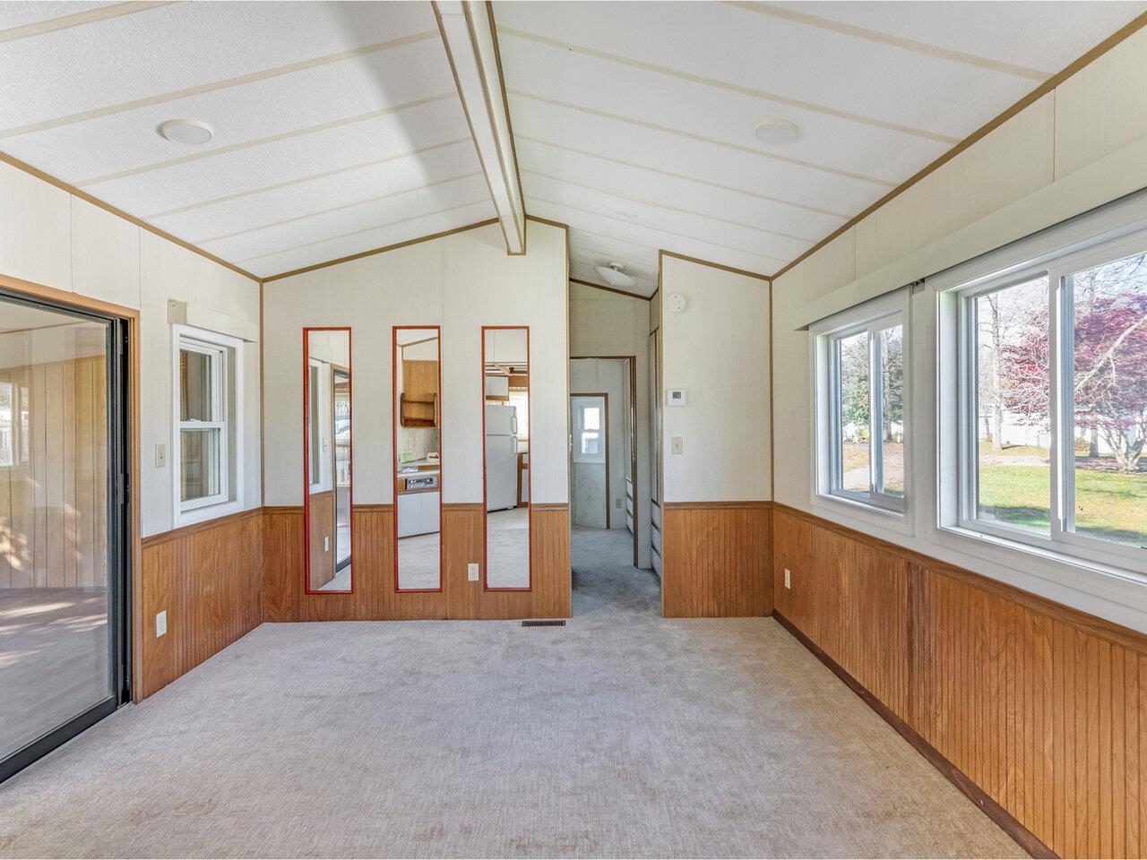 24 Island Circle Property Photo 7