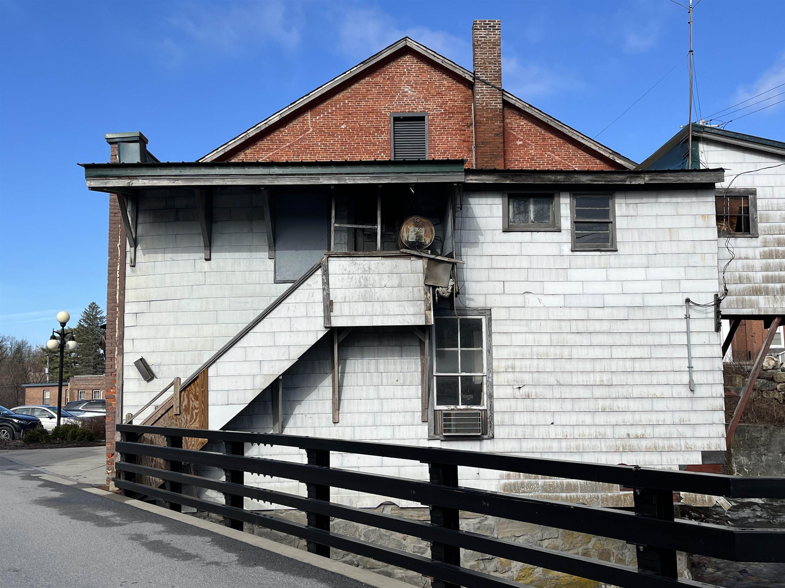 35 Center Street Property Photo 2