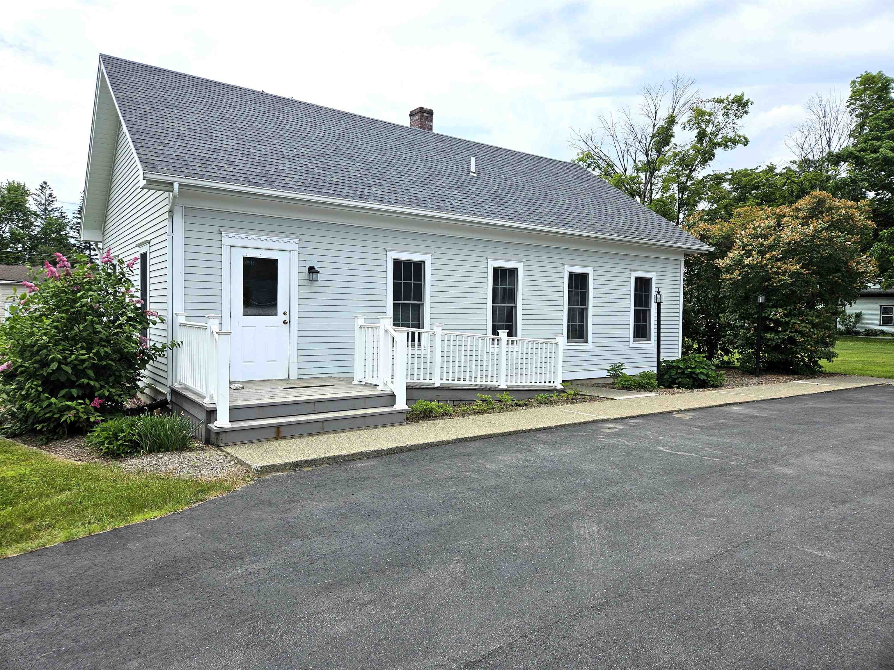 25 Kingsbury Circle Property Photo