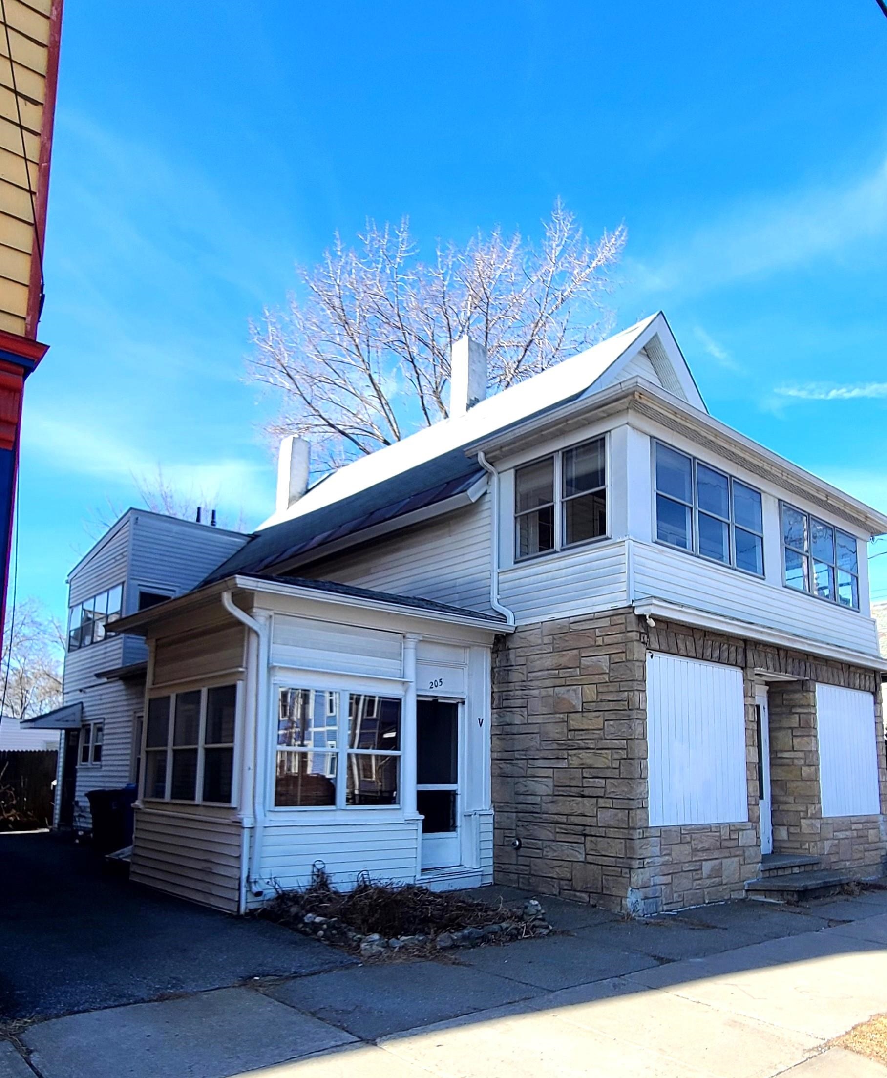 205 North Winooski Avenue Property Photo