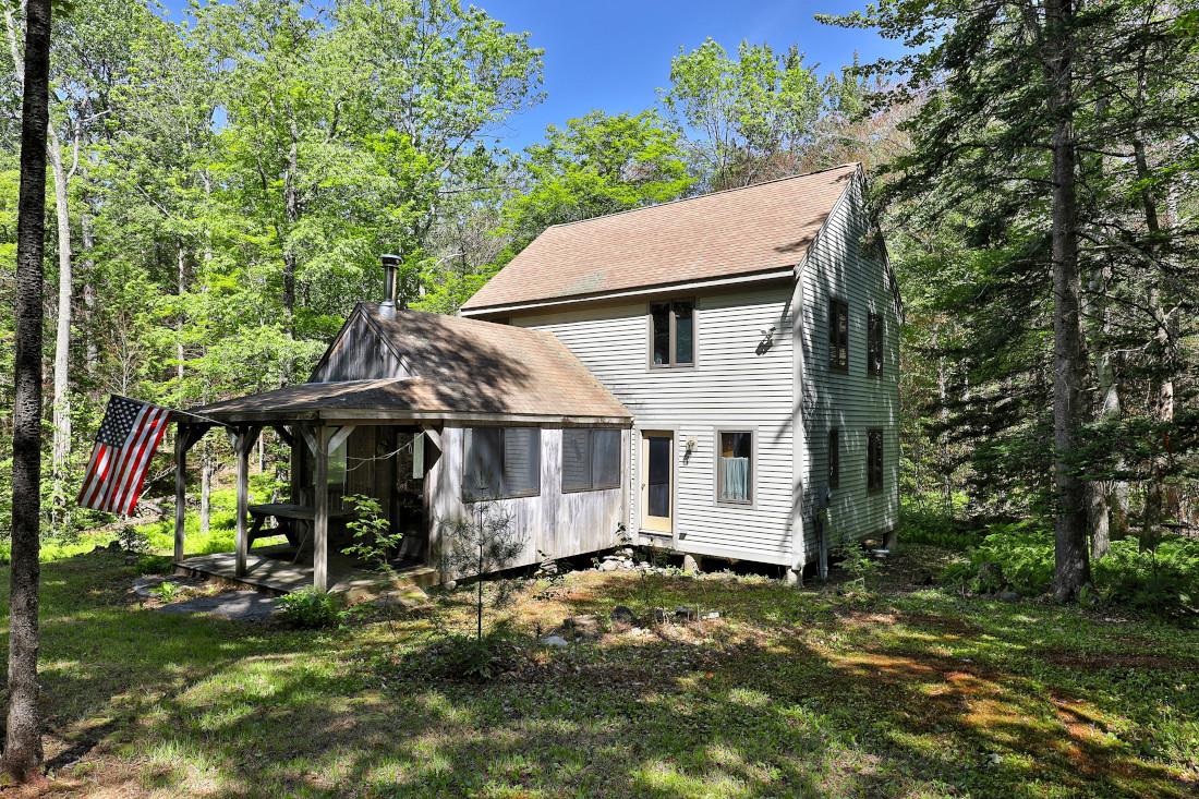 1749 Middletown Road Property Photo