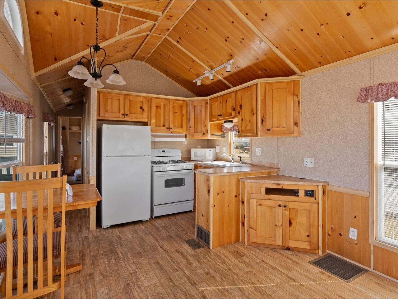 12 Salmon Lane Property Photo 4