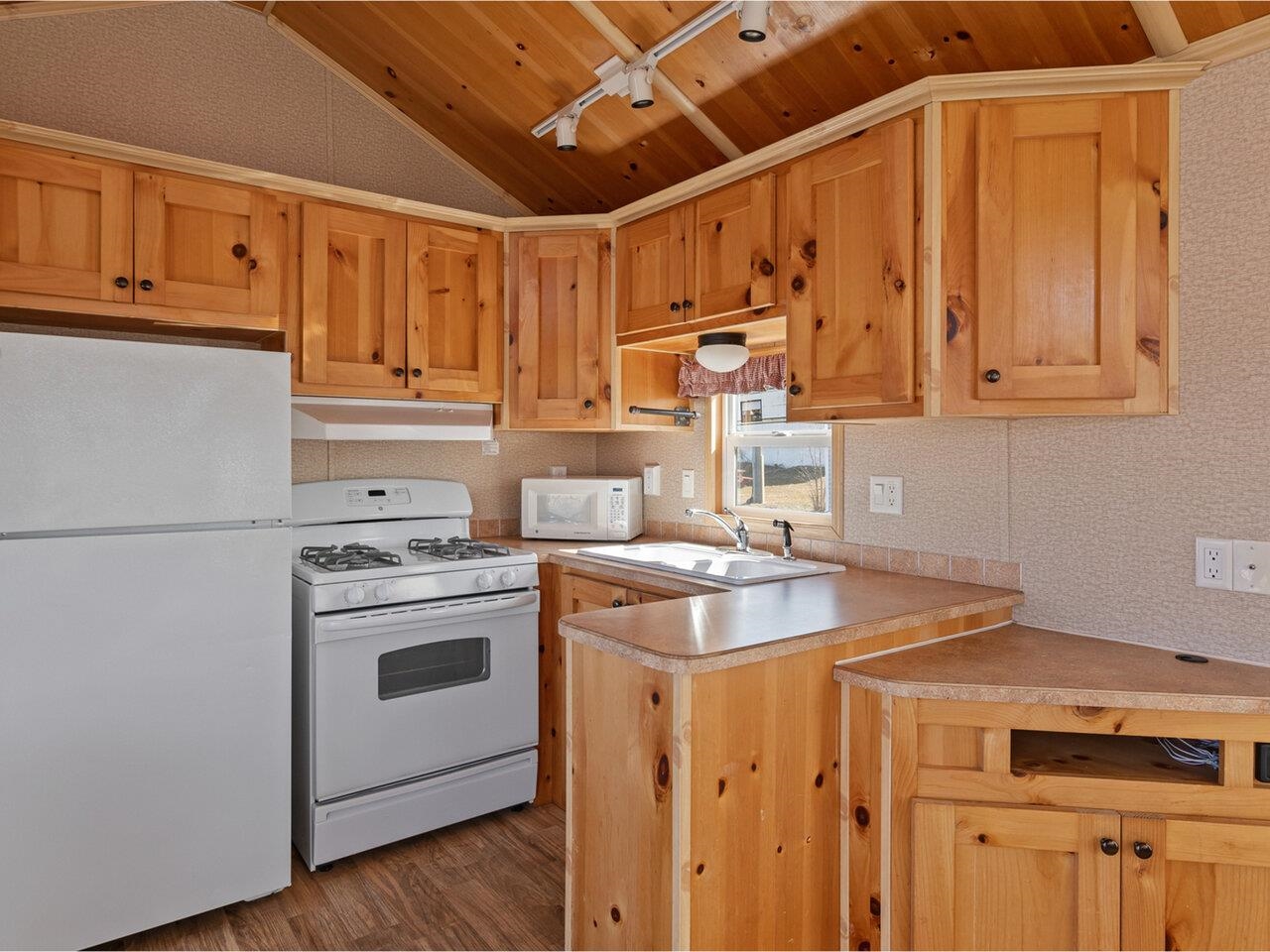 12 Salmon Lane Property Photo 5