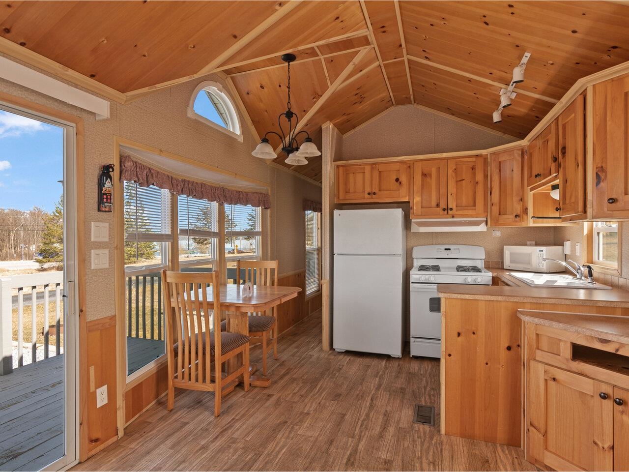 12 Salmon Lane Property Photo 8