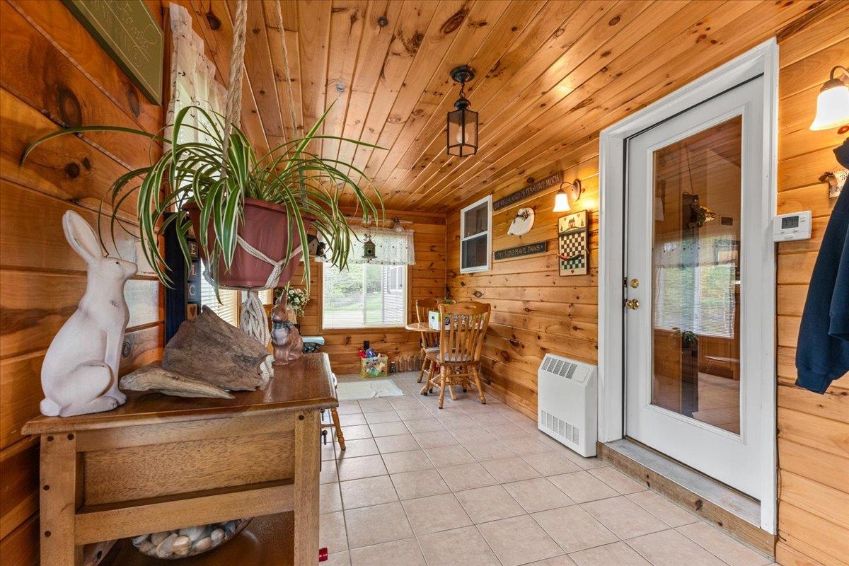 348 Maple Ridge Property Photo 5