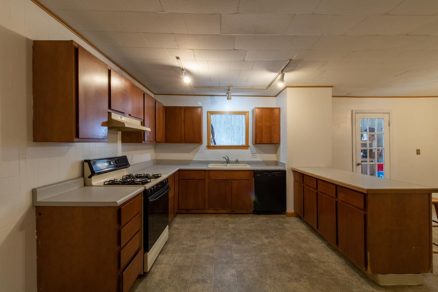 18 Cross Street Property Photo 21