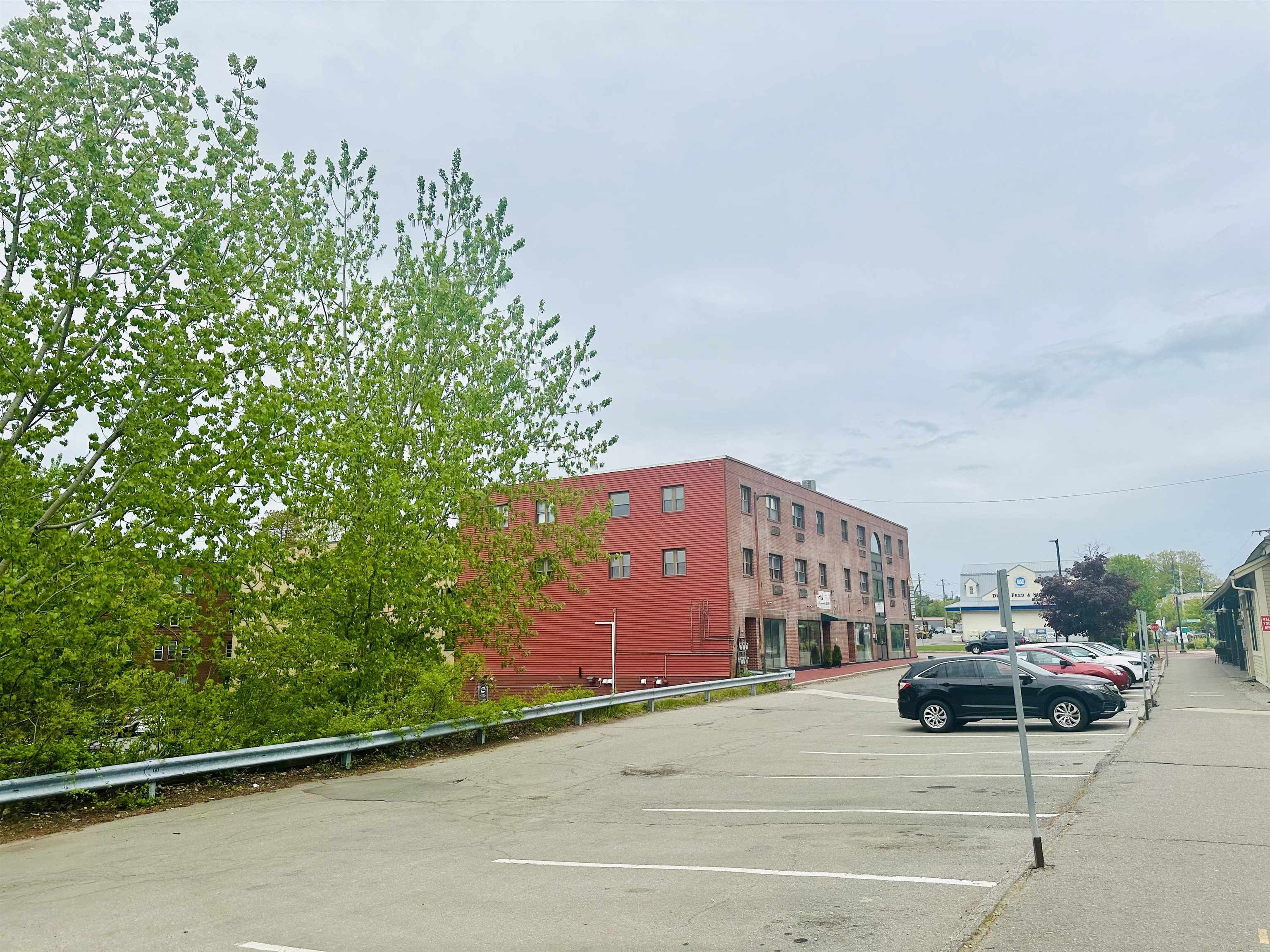 6 West Broadway Street Property Photo 12