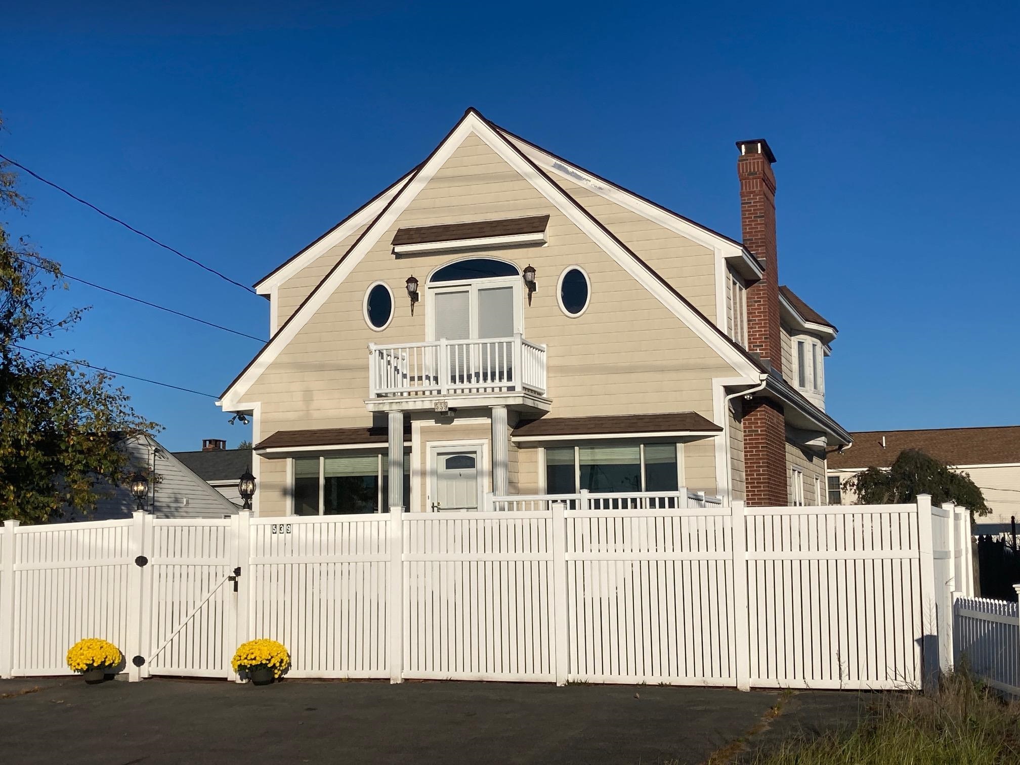 539 Ocean Boulevard Property Photo 1