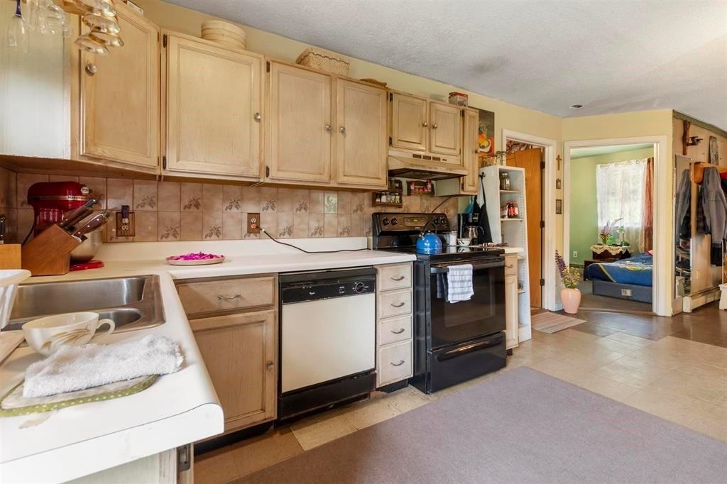 218 Portland Street Property Photo 12