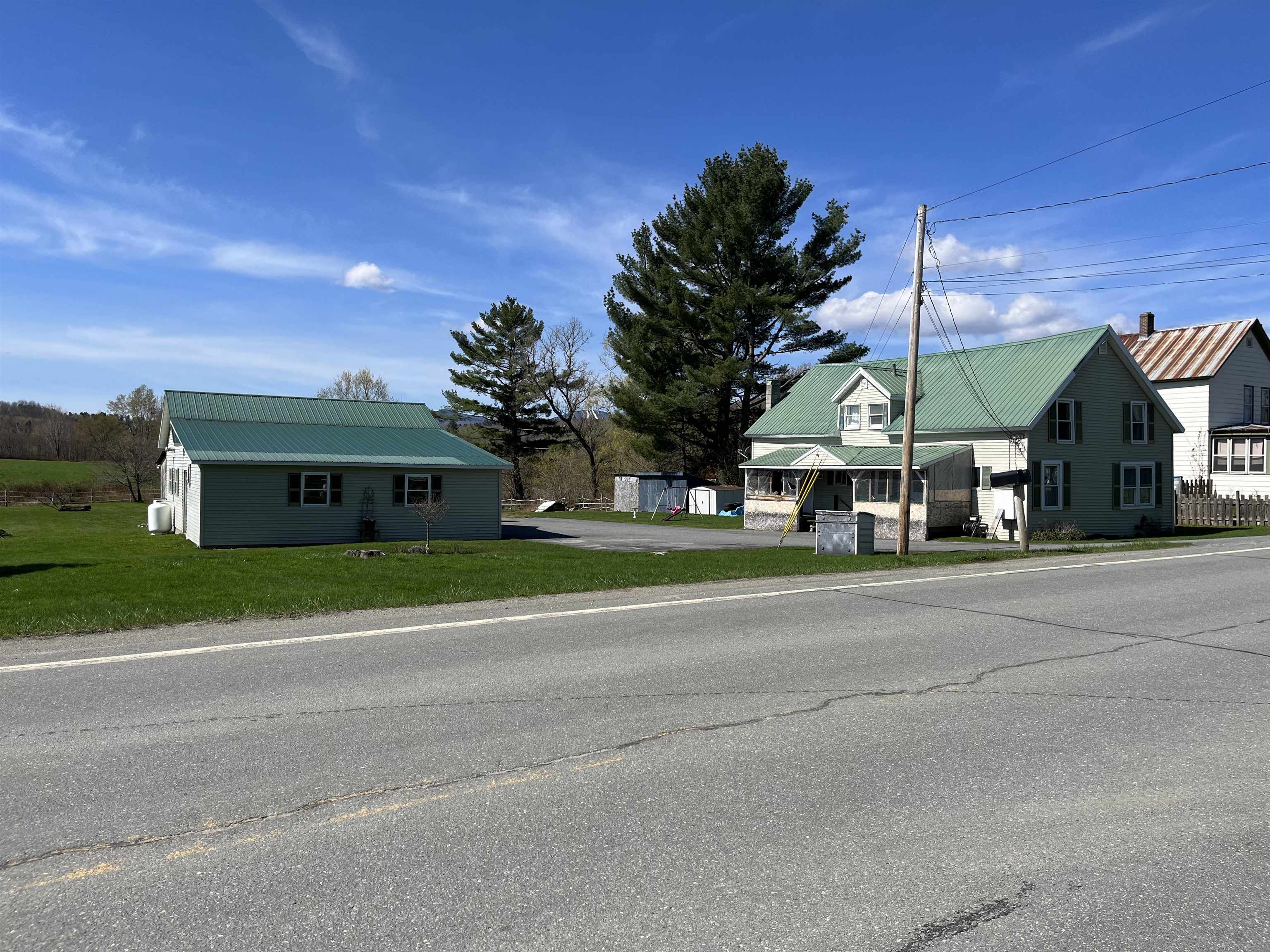 352 East Main Street Property Photo