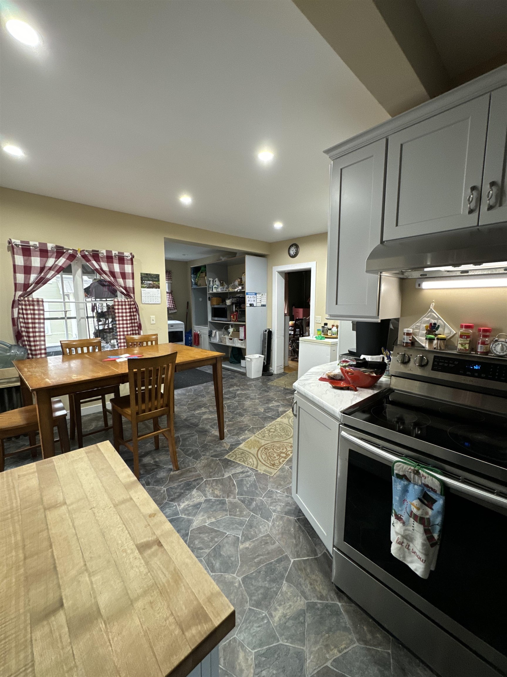 178 Grove Street Property Photo 13