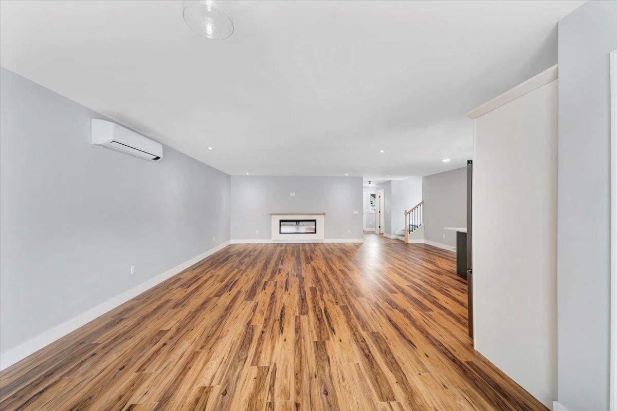 925 Falls Road Property Photo 4